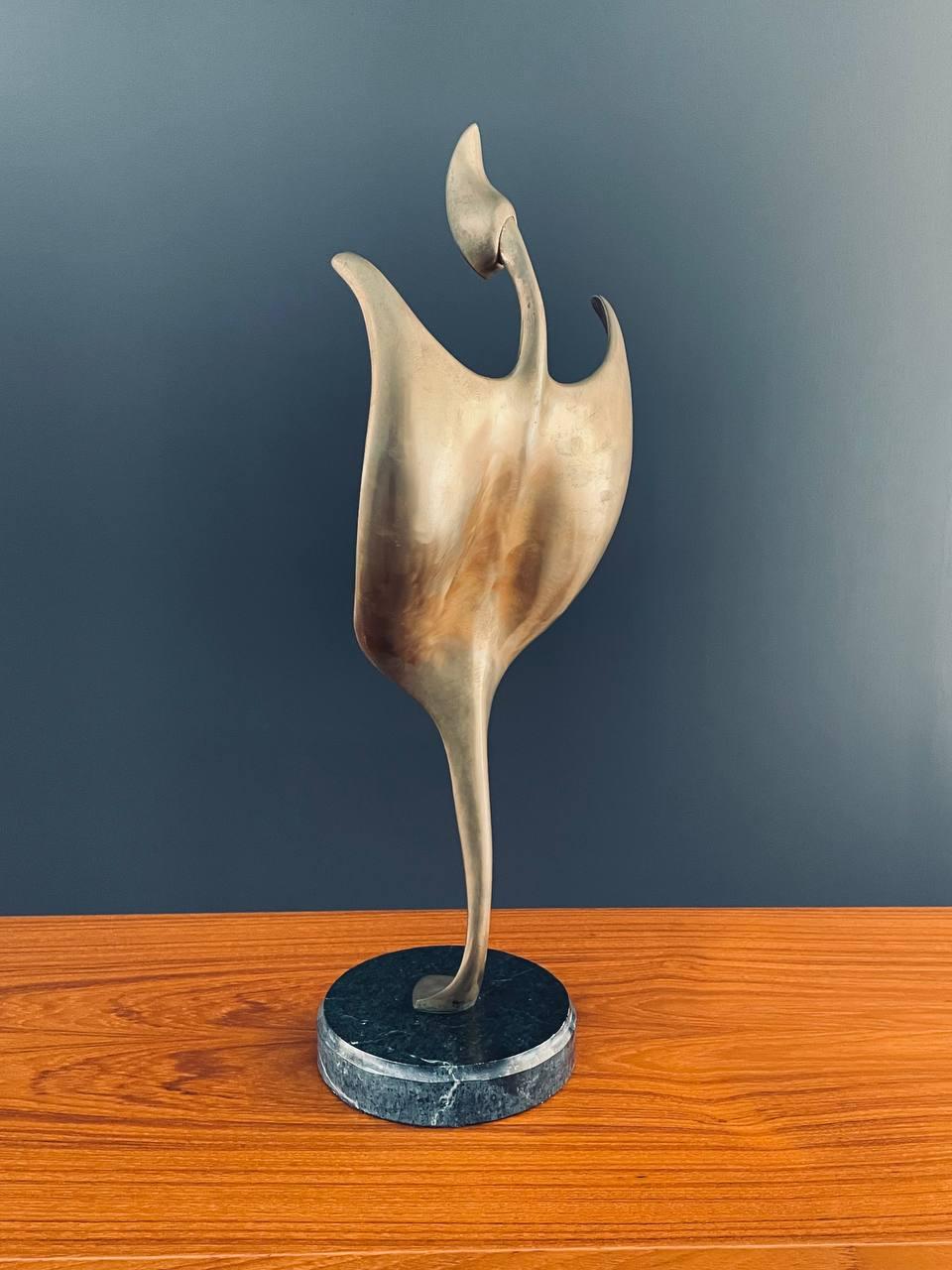 Mid-Century Modern Abstract Brass Sculpture with Marble Base In Good Condition For Sale In Los Angeles, CA