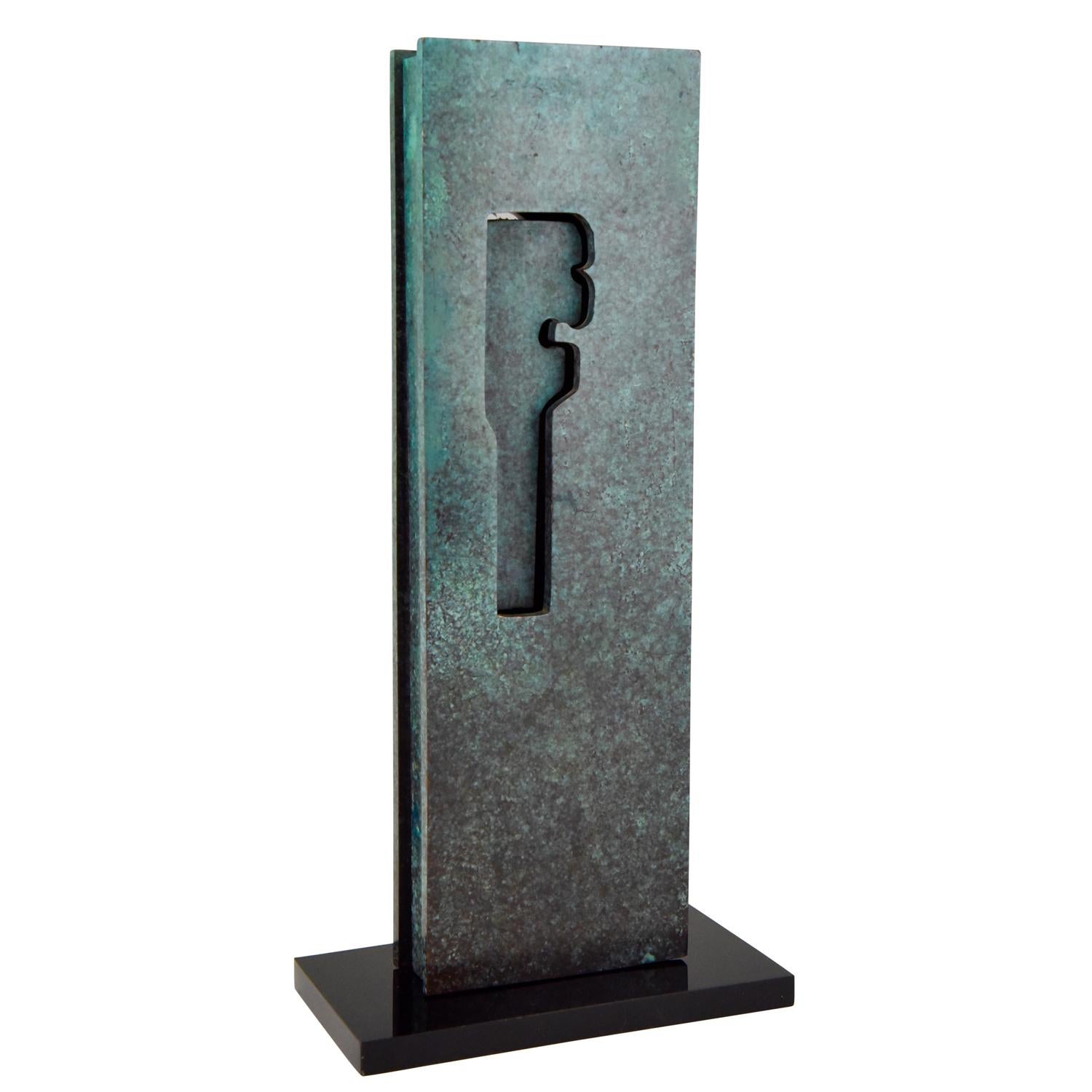 Stylish Mid-Century Modern bronze sculpture by artist Félix Villamor, he was born in Spain in 1940. This artist joined the 