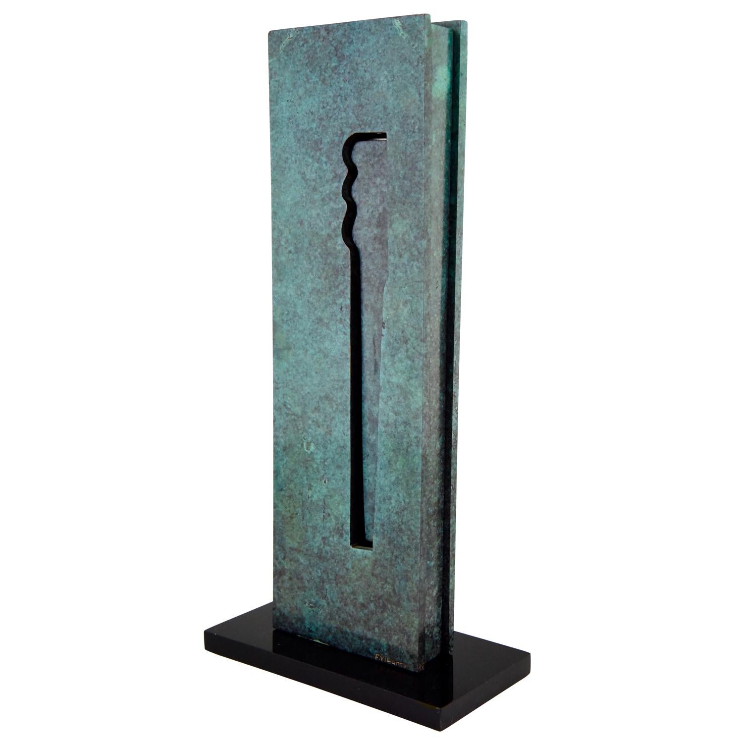Stylish Mid-Century Modern bronze sculpture by artist Felix Villamor, he was born in Spain in 1940. This artist joined the 