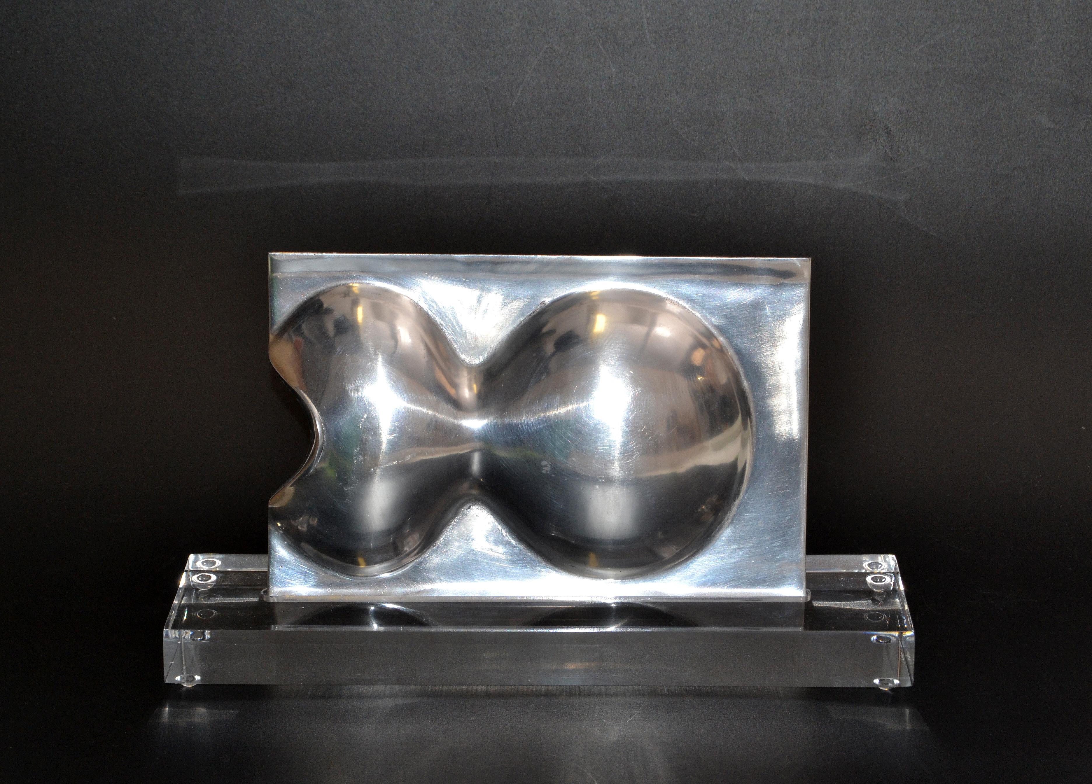 Mid-Century Modern Abstract Chrome and Lucite Table Sculpture, 1970 For Sale 7