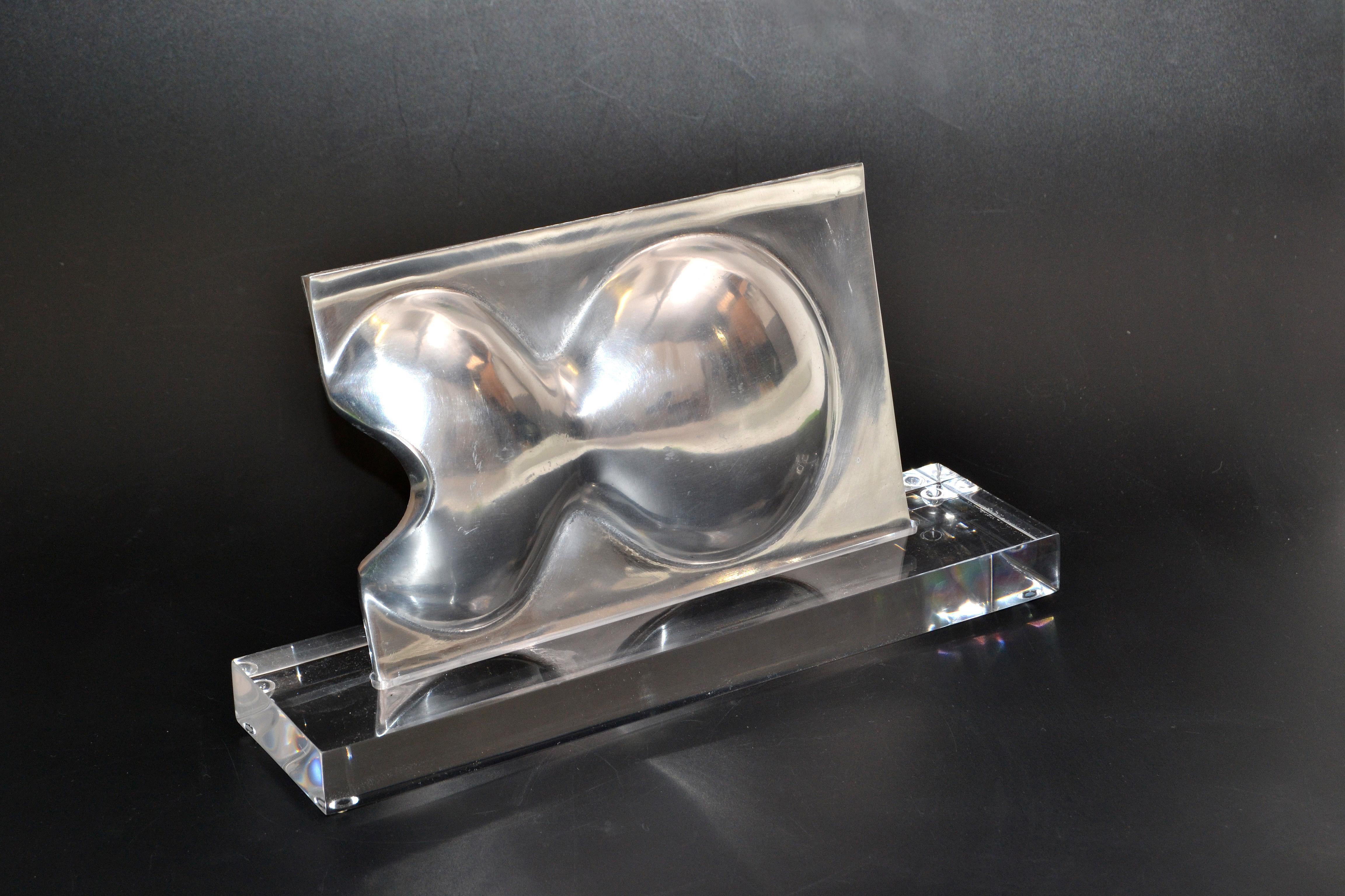 Mid-Century Modern Abstract Chrome and Lucite Table Sculpture, 1970 For Sale 8