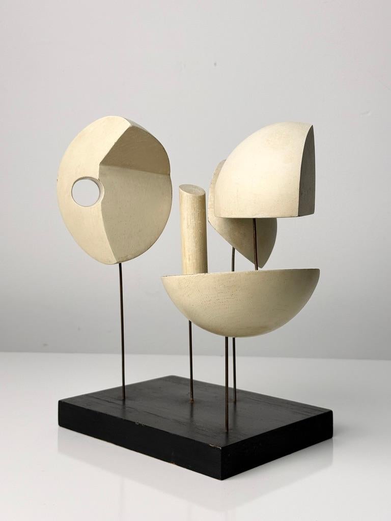 Mid Century Modern Abstract Geometric Wood Constructivist Wire Sculpture 1950s In Good Condition For Sale In Troy, MI