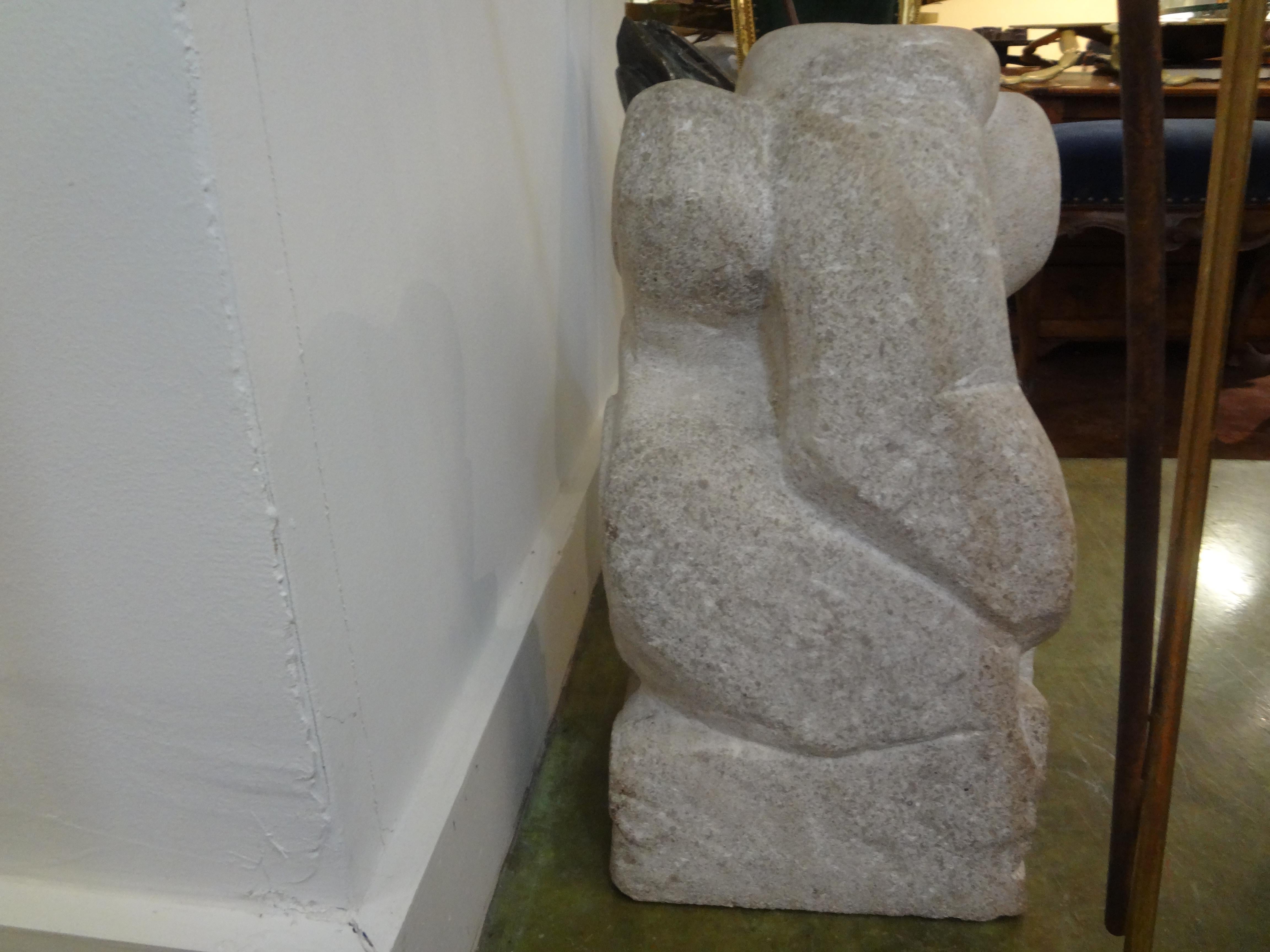 Mid-Century Modern Sculpture abstraite en granit du milieu du siècle dernier en vente