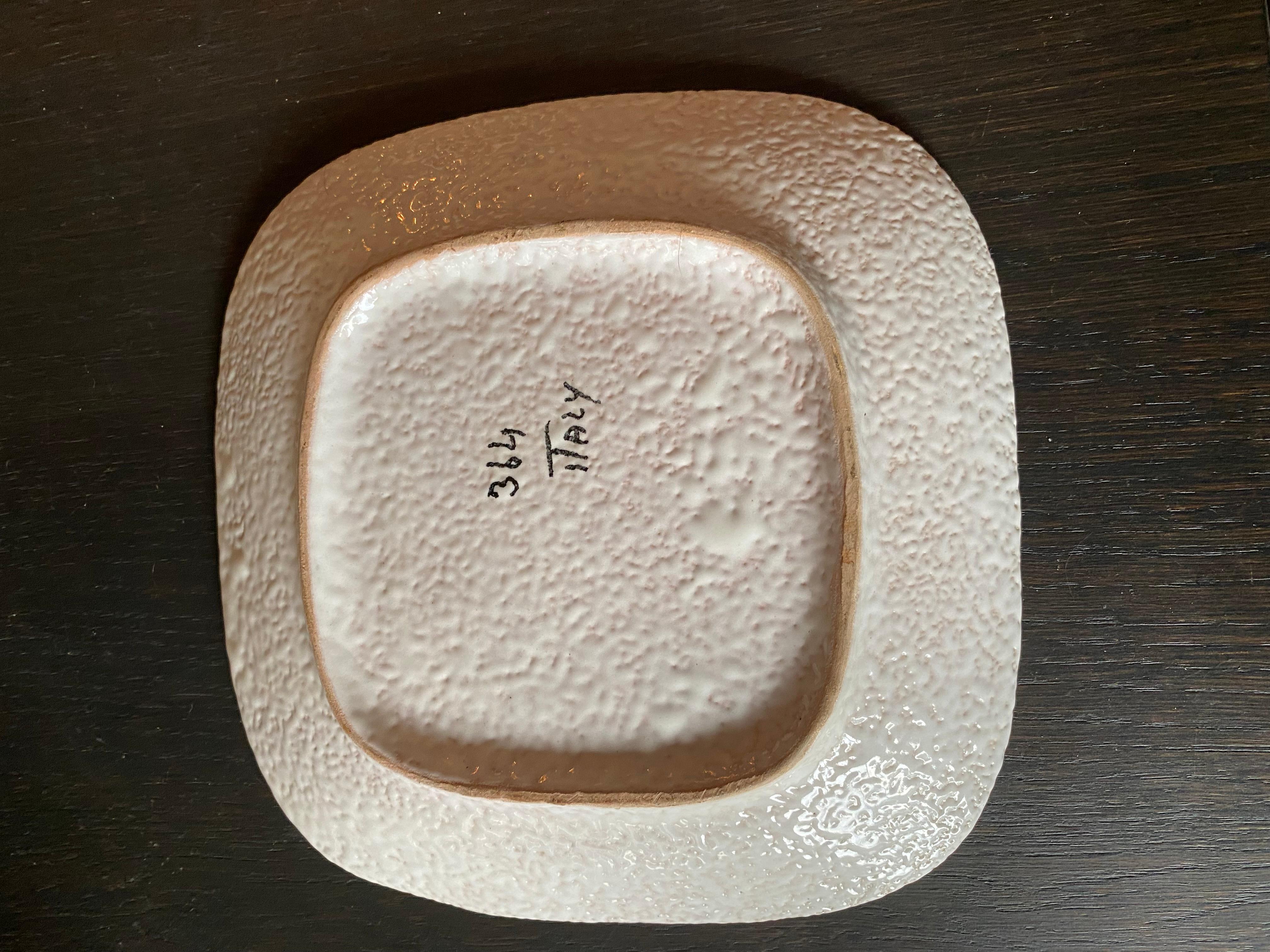 Mid-Century Modern Abstract Italian Ceramic Dish or Plate In Good Condition For Sale In Waddinxveen, ZH