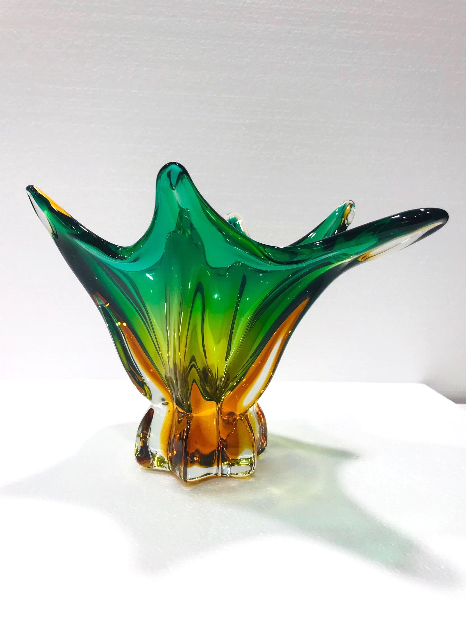 Mid-Century Modern Abstract Murano Glass Vase in Green and Gold, Italy c. 1950s In Good Condition In Fort Lauderdale, FL