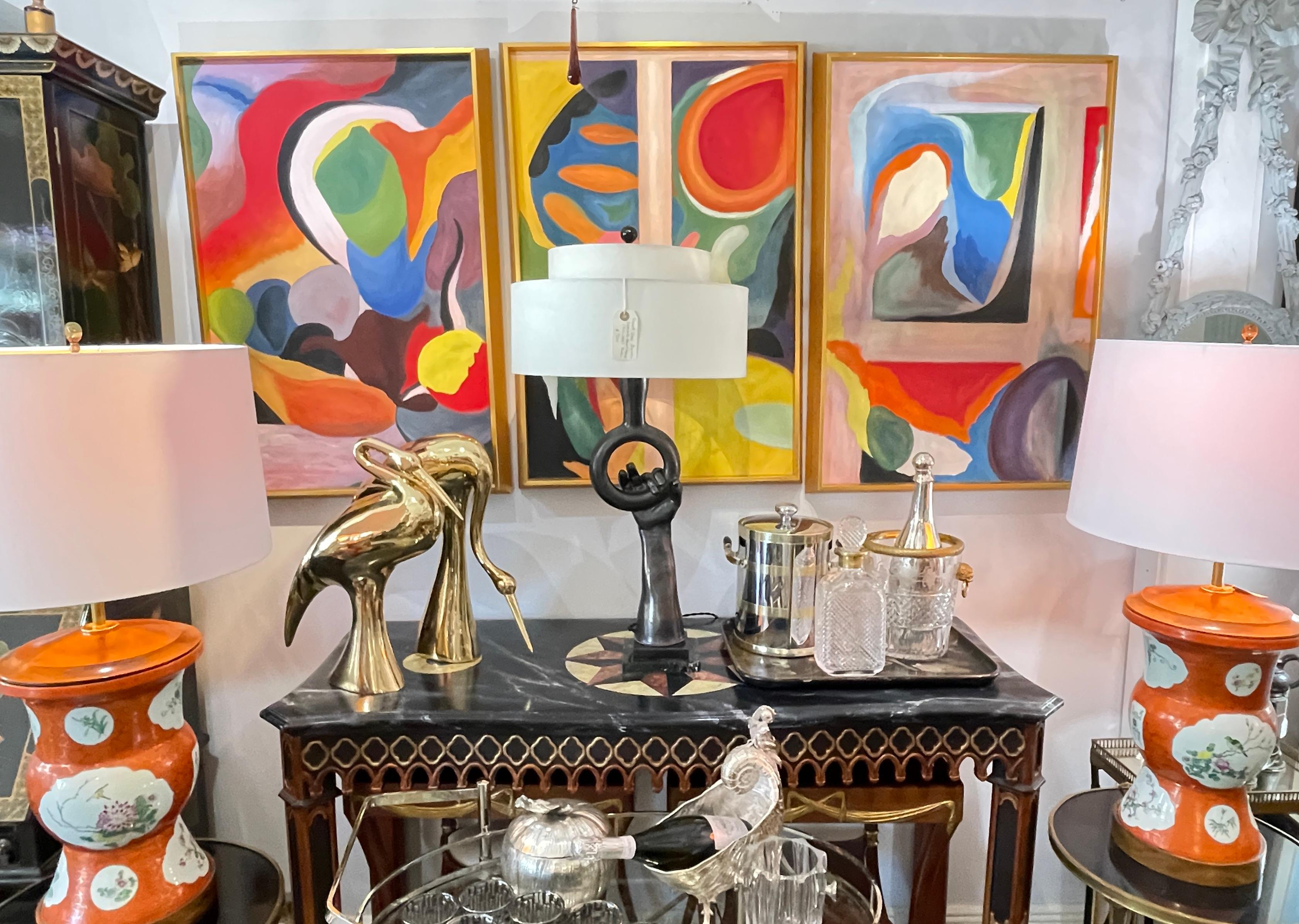 È semplicemente stupendo, trittico astratto olio su tela del Mid Century Modern, set di 3 pezzi incorniciato  dipinti,  intitolato 
Paesaggio I II, III dell'artista Keiko Ishida.
Uno dei tre dipinti incorniciati reca la firma dell'artista, 