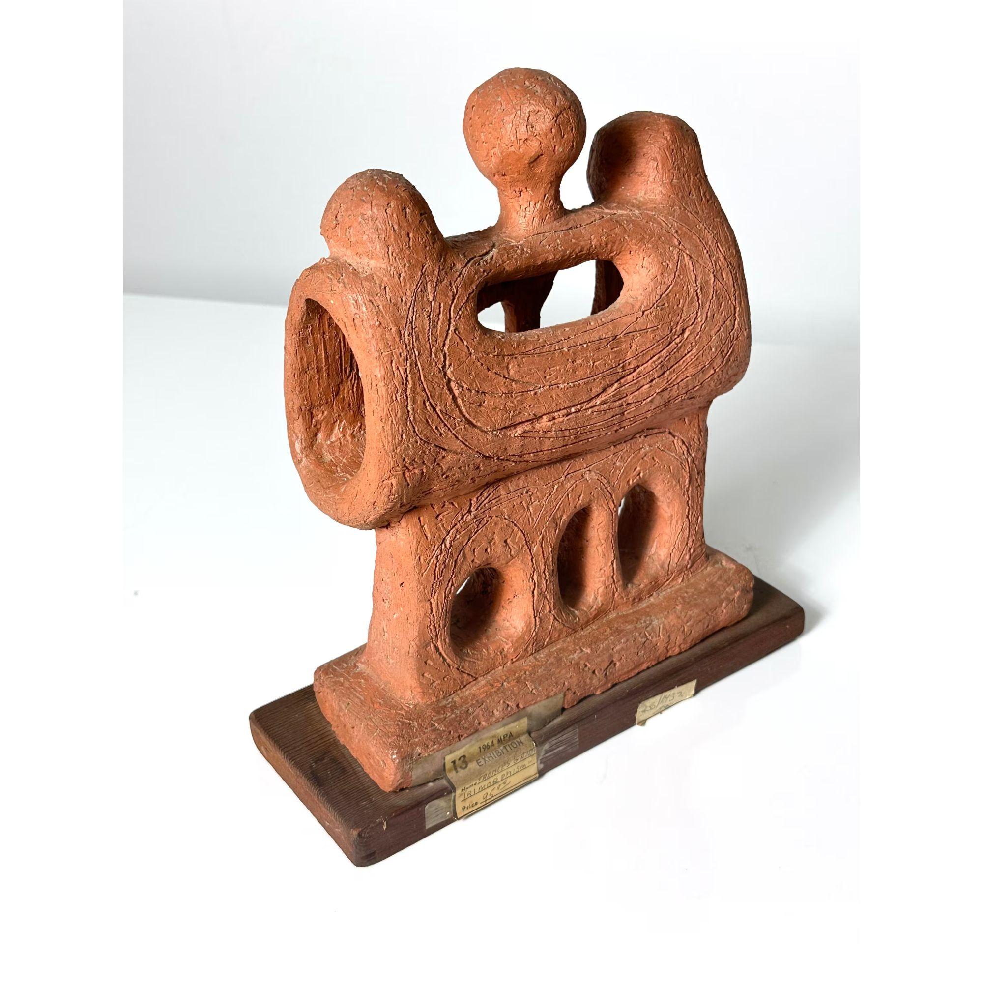 Escultura de cerámica figurativa abstracta modernista de mediados de siglo firmada por Fran Gazda Terracota en venta