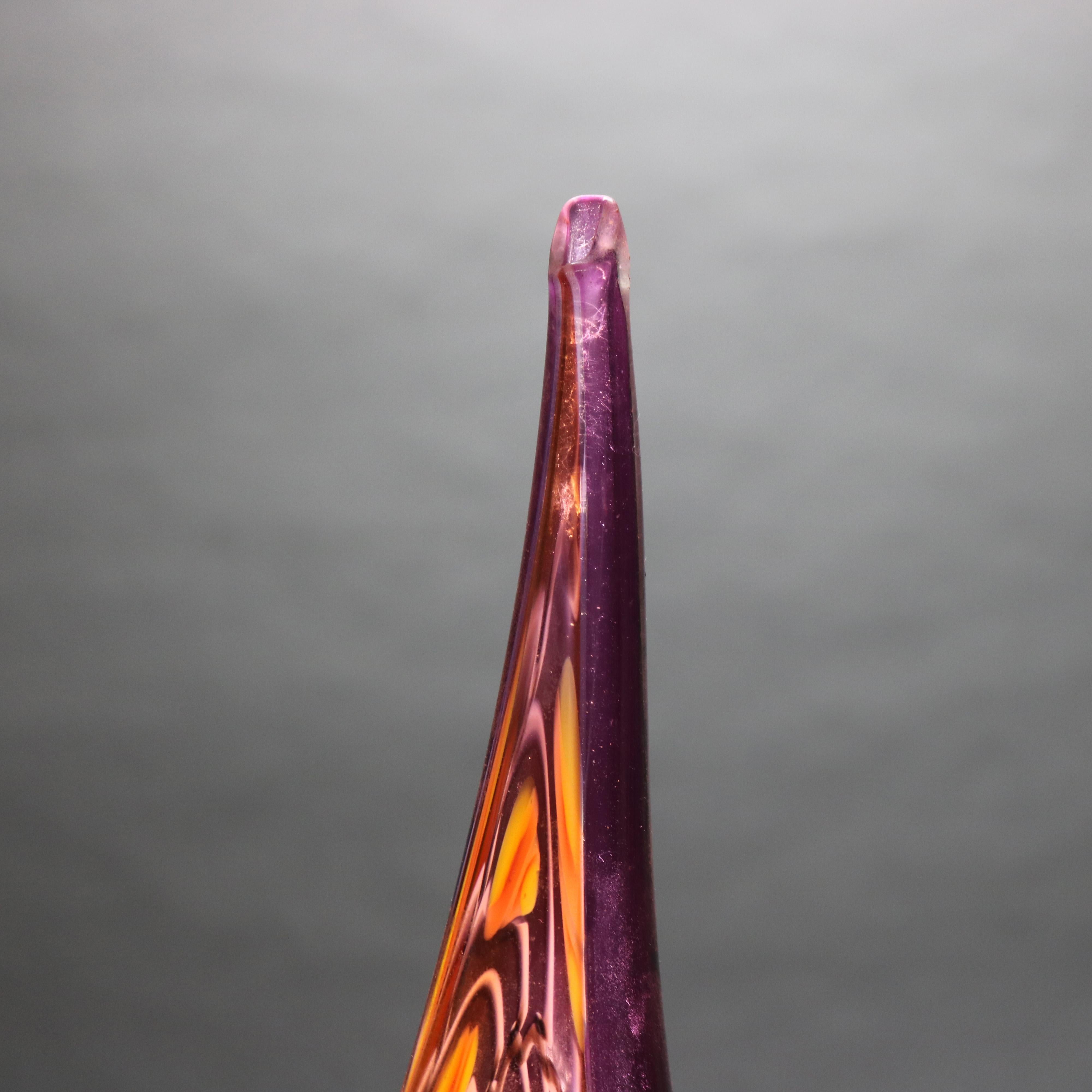 Vetro artistico Vaso di vetro artistico con piume astratte della metà del secolo scorso C1960 in vendita