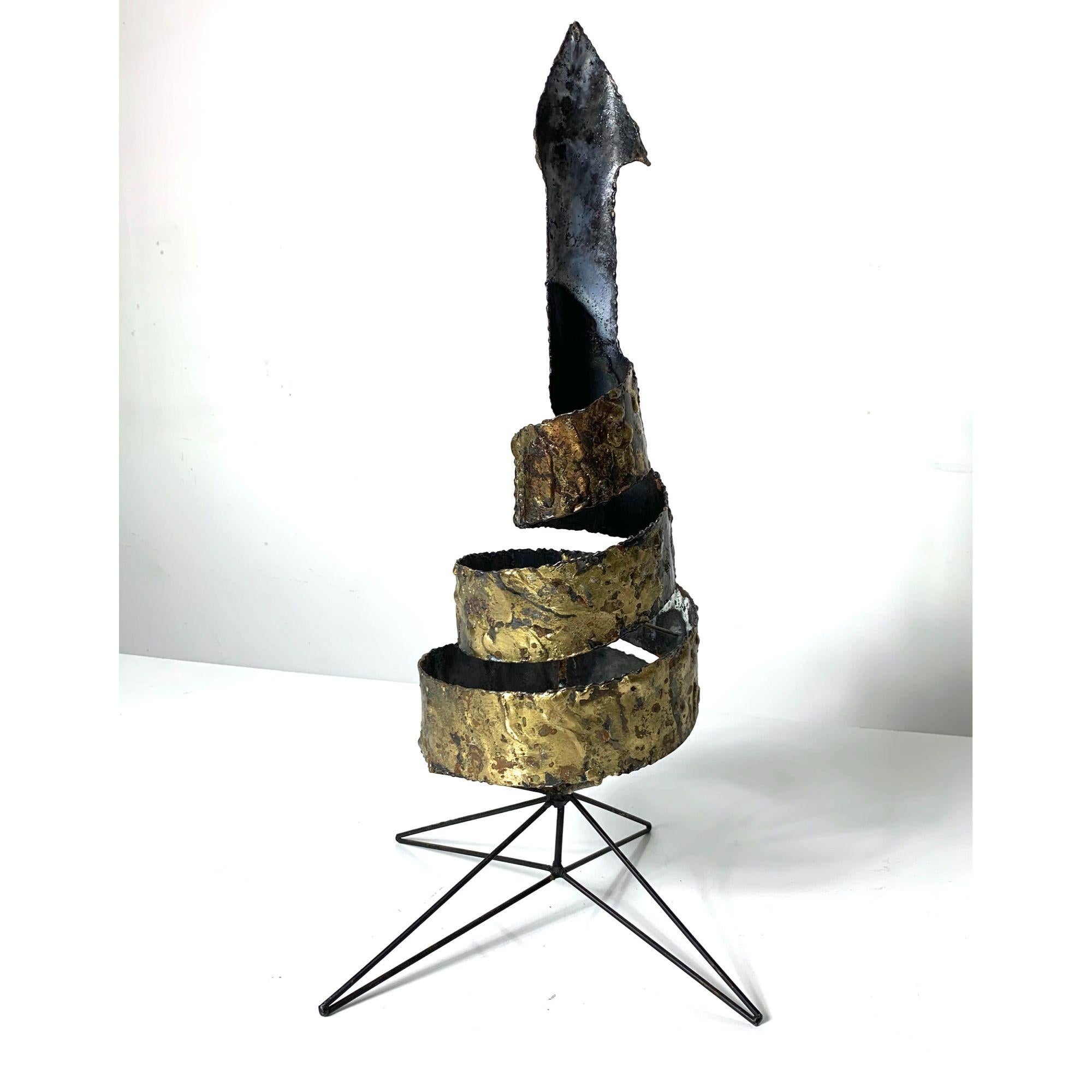 Mid Century Modern Abstract Table Sculpture in Brass and Enamel circa 1960s For Sale 4