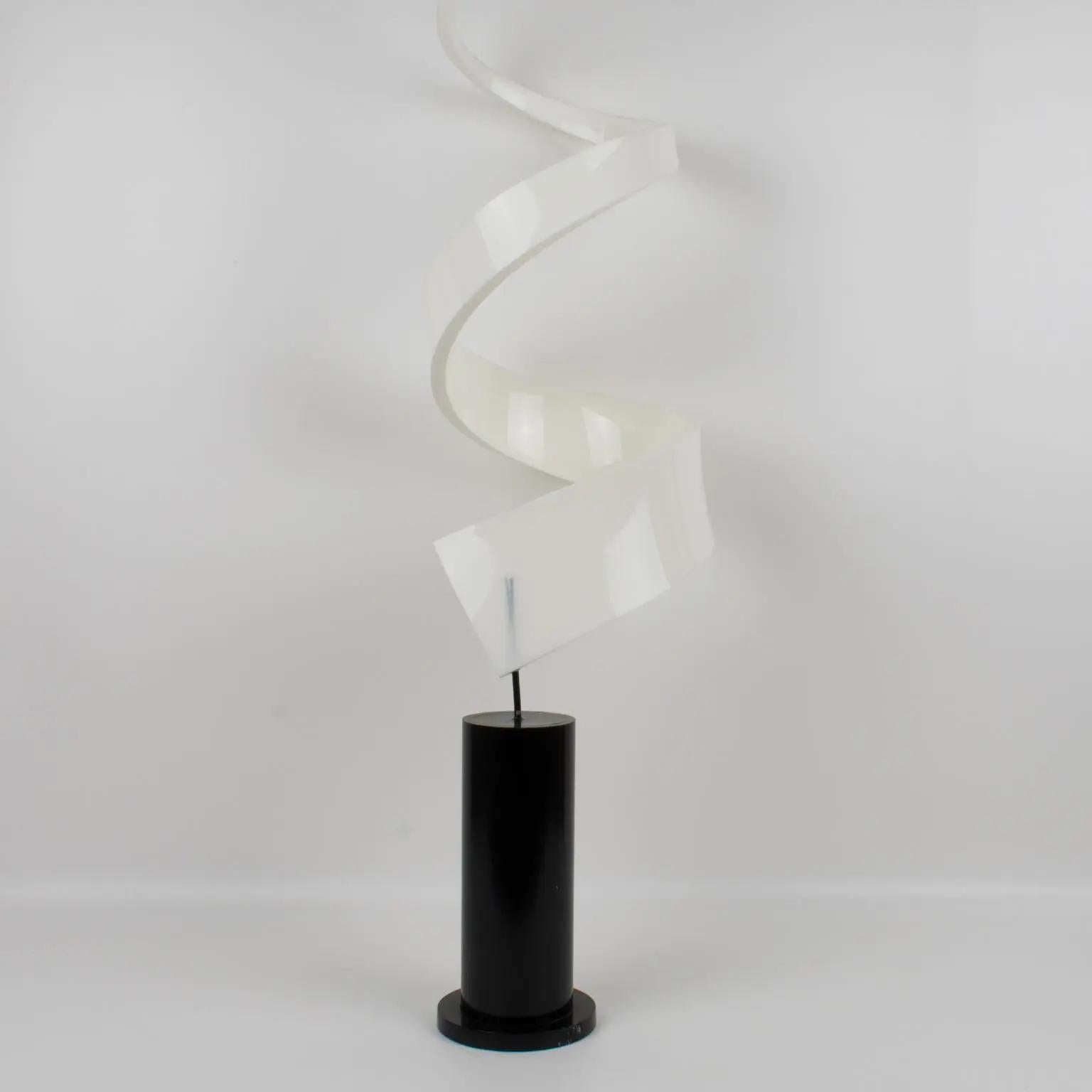 Mid-Century Modern Abstract White Lucite Swirl Sculpture In Excellent Condition For Sale In Atlanta, GA