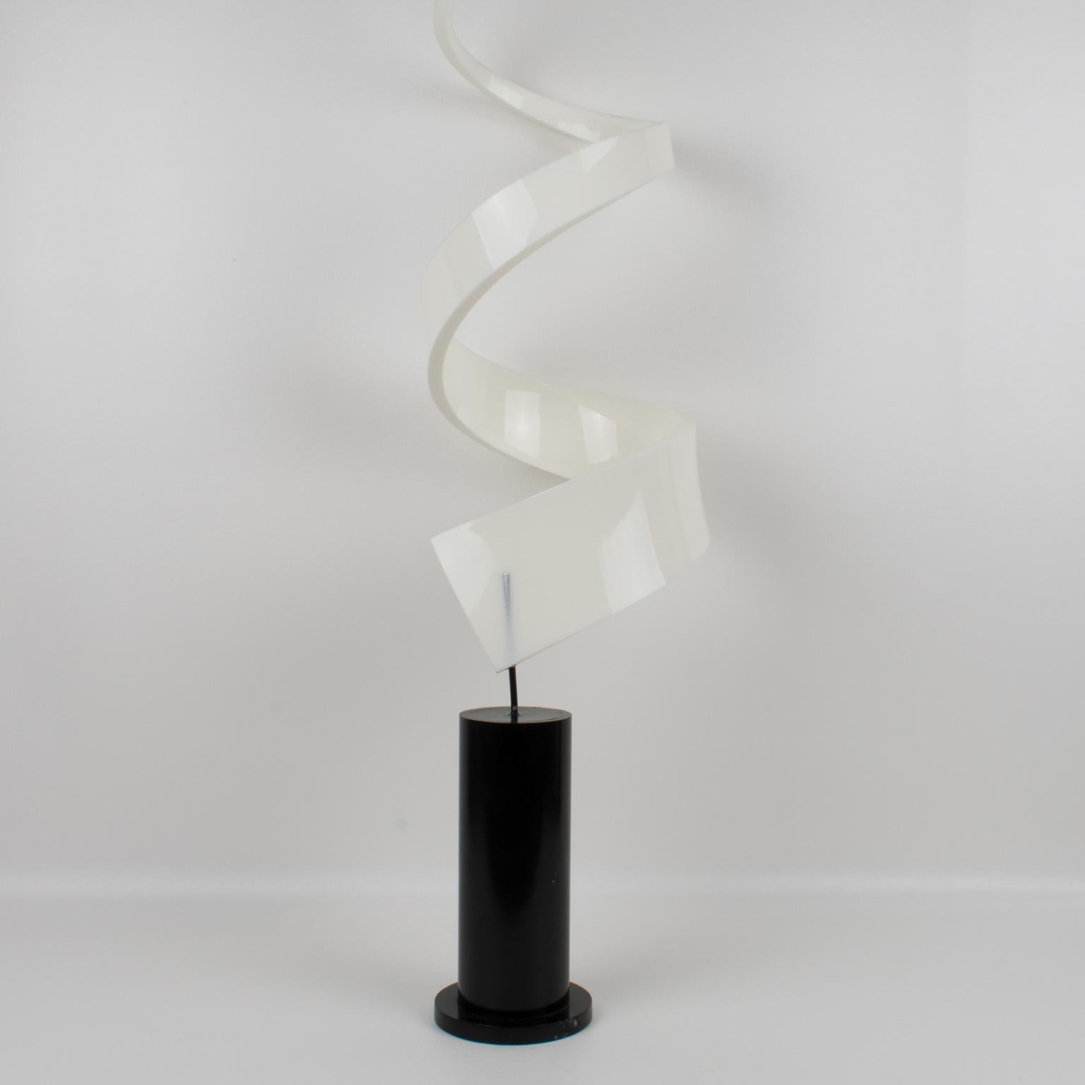 Mid-Century Modern Abstract White Lucite Swirl Sculpture For Sale 1