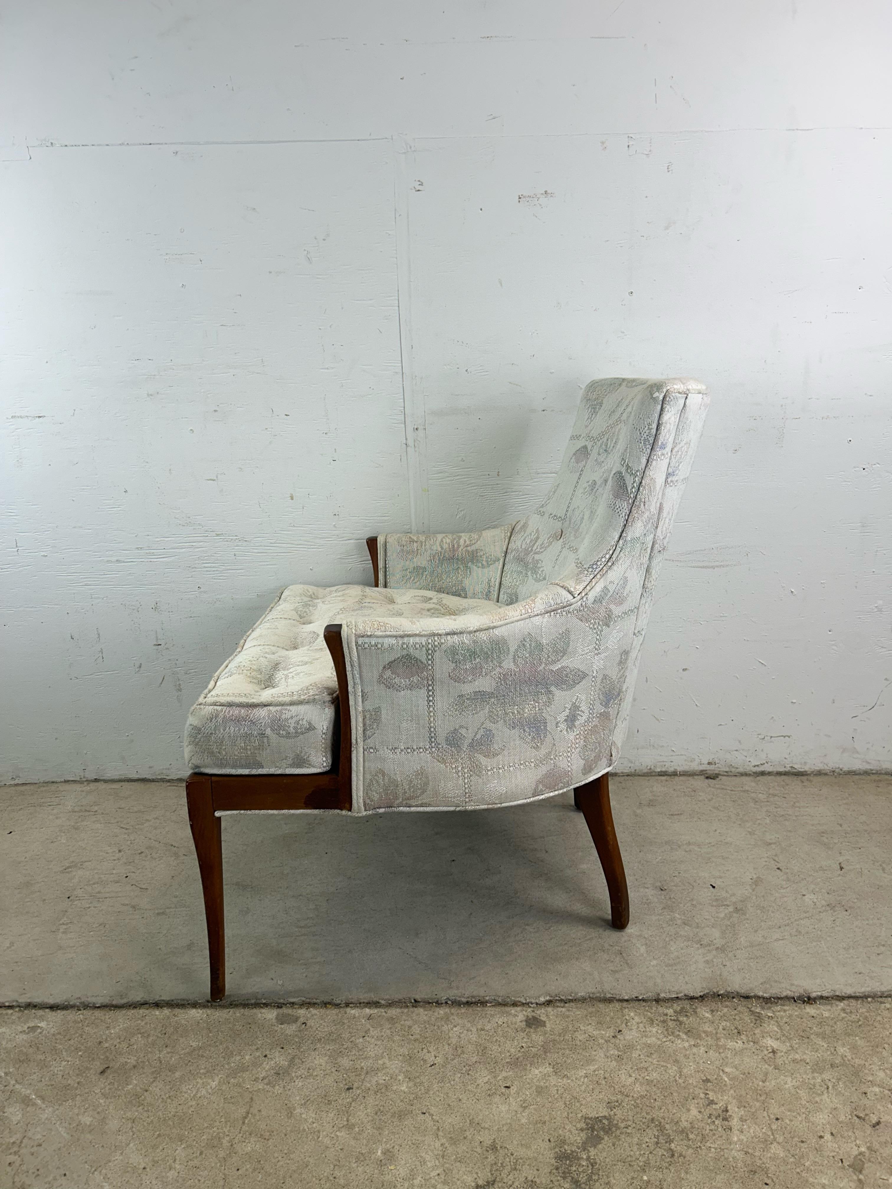 Chaise d'appoint moderne du milieu du siècle avec assise capitonnée et pieds en noyer en vente 8