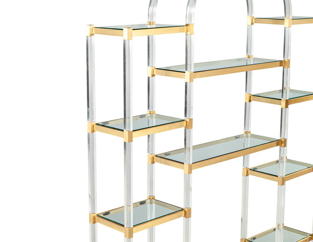 Mid-Century Modern Acrylic and Brass Wall Unit Etagere by Charles Hollis Jones In Good Condition For Sale In North York, ON