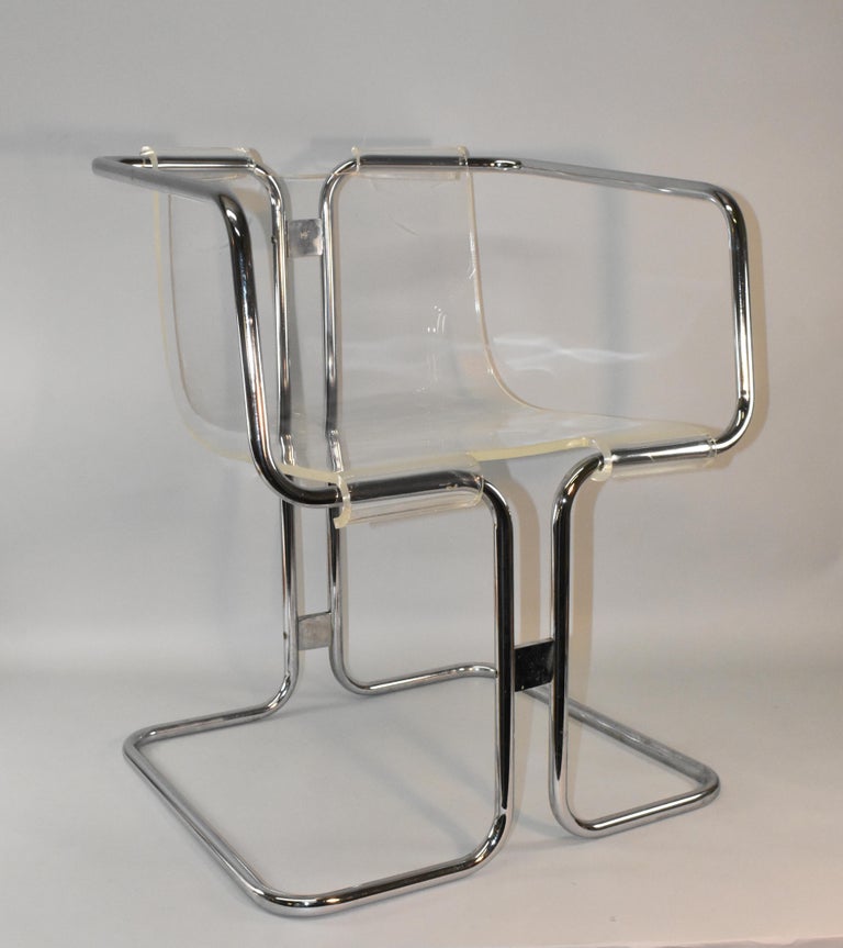Mid-Century Modern Acrylic and Chrome Chair For Sale at 1stDibs