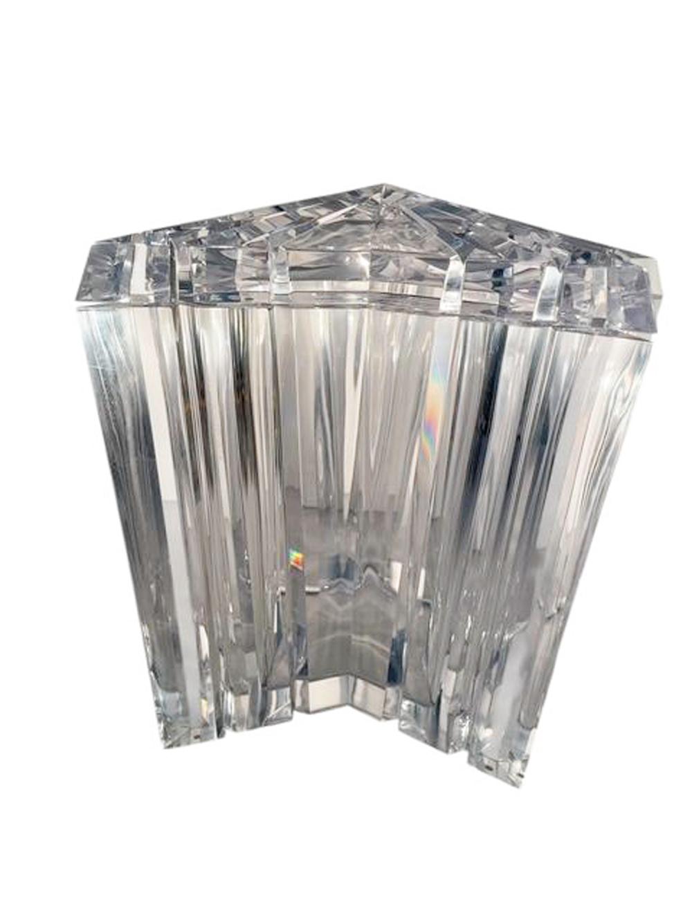 Mid-Century Modern Acrylic Ice Bucket of Star Form with a Faceted Swivel Lid For Sale 4