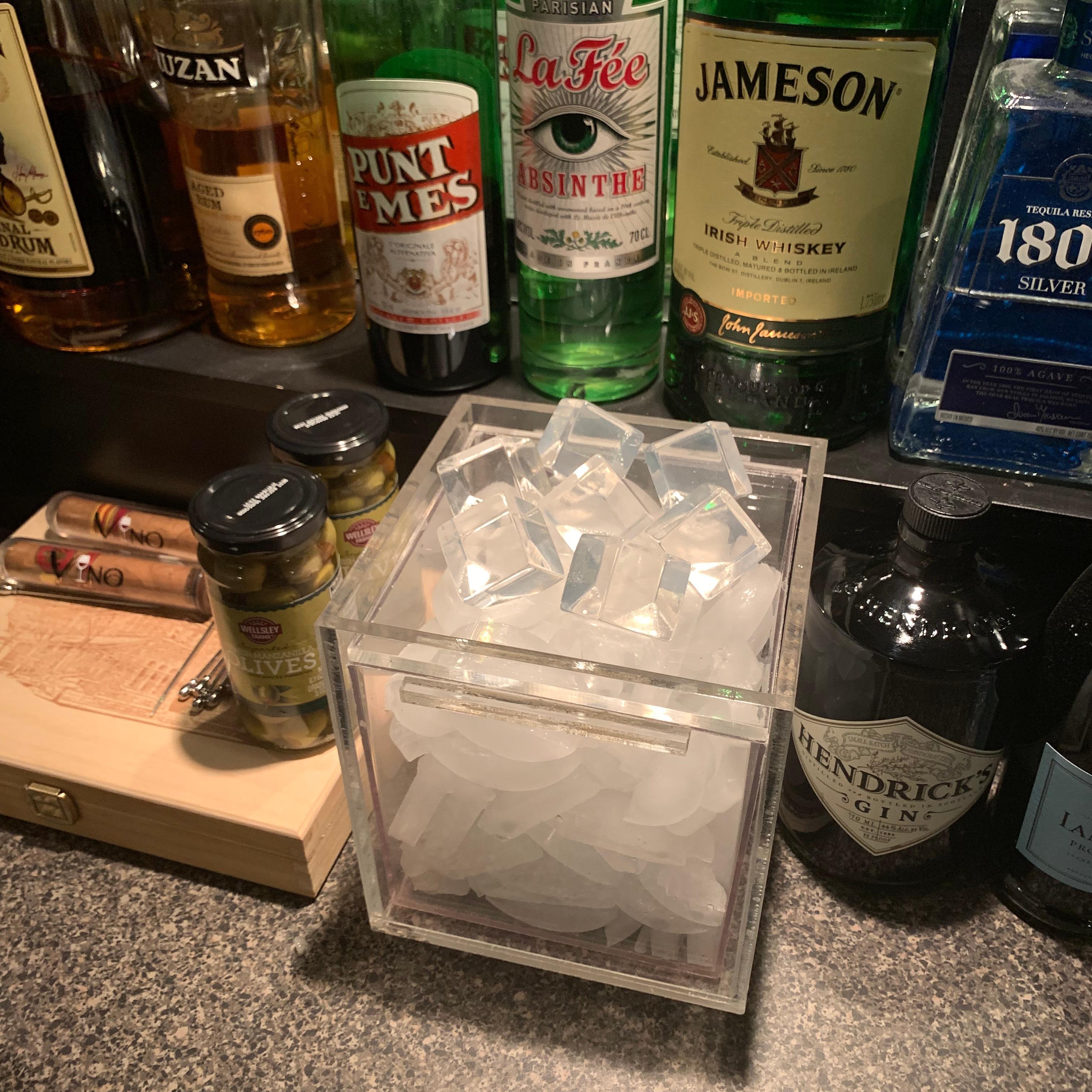 Mid-Century Modern Acrylic Ice-Cube Topped Ice Bucket 8