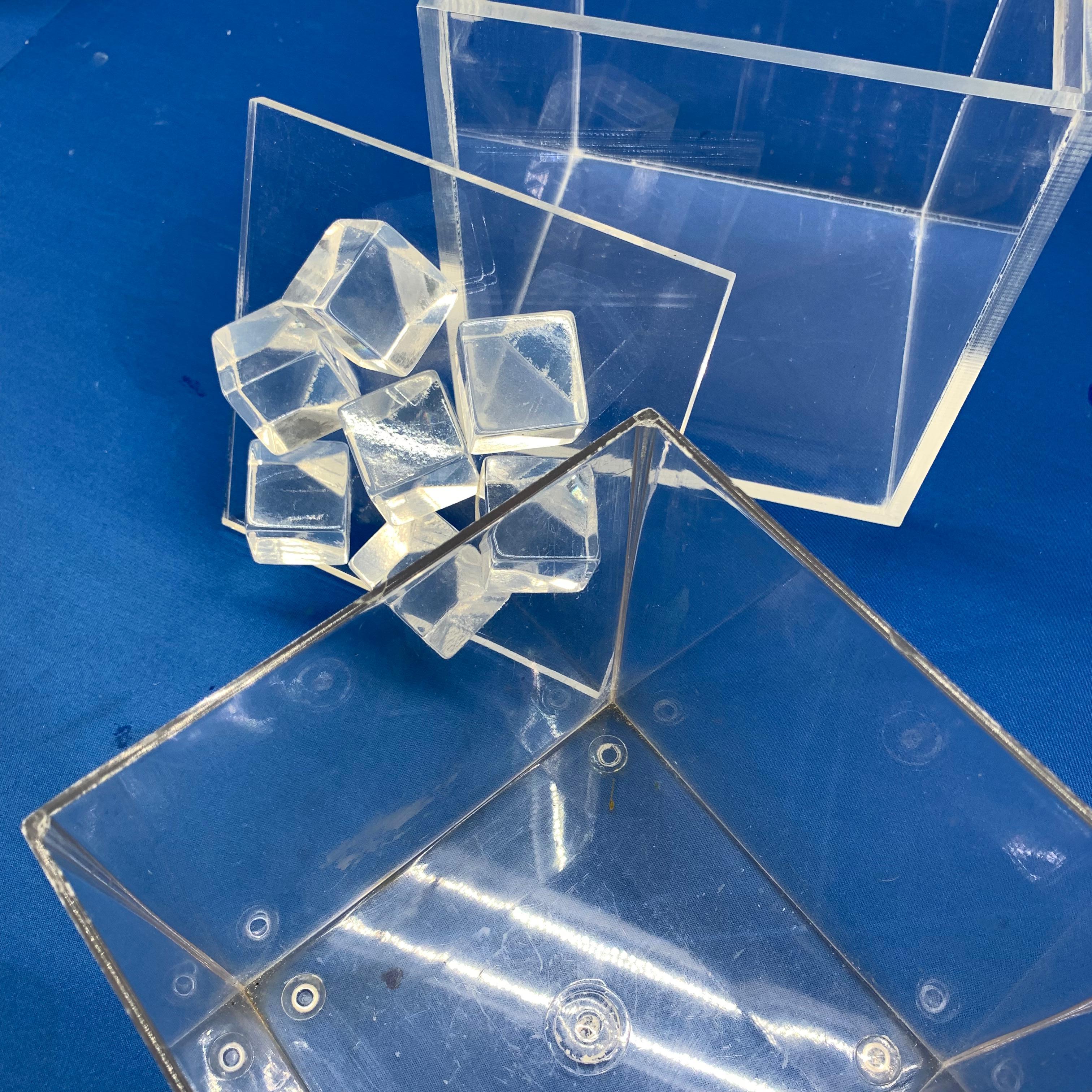 Mid-Century Modern Acrylic Ice-Cube Topped Ice Bucket 3