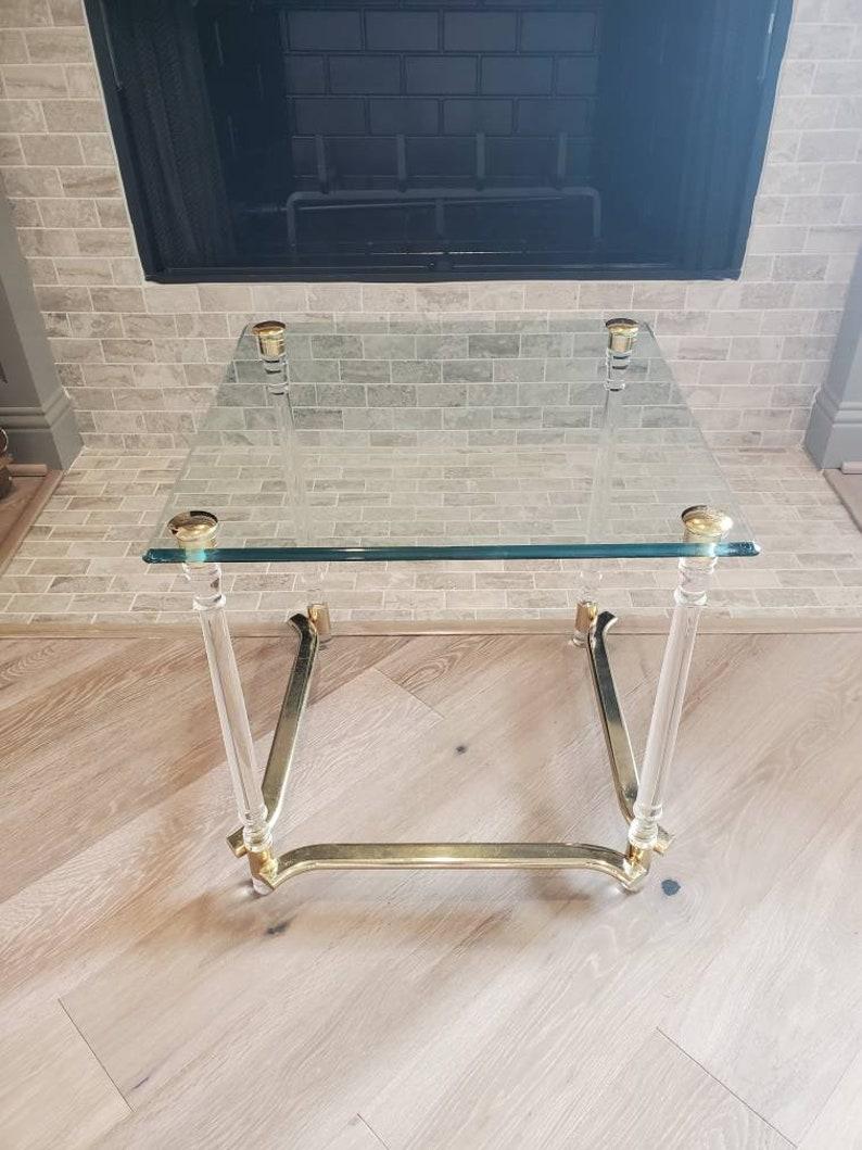 Mid-Century Modern Acrylic Lucite Glass End Table For Sale 1