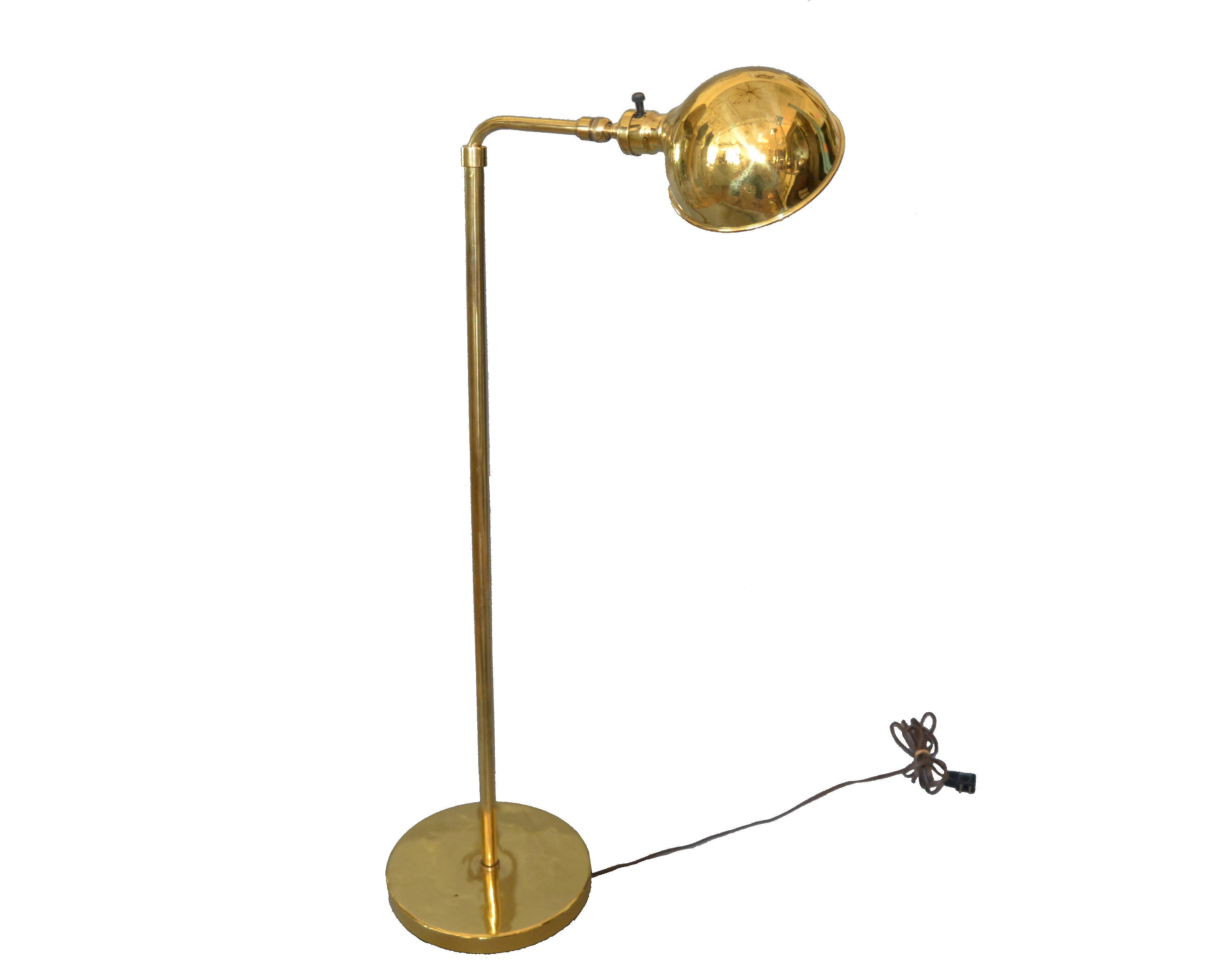 Mid-Century Modern Adjustable American Vintage Brass Floor or Reading Lamp In Good Condition In Miami, FL