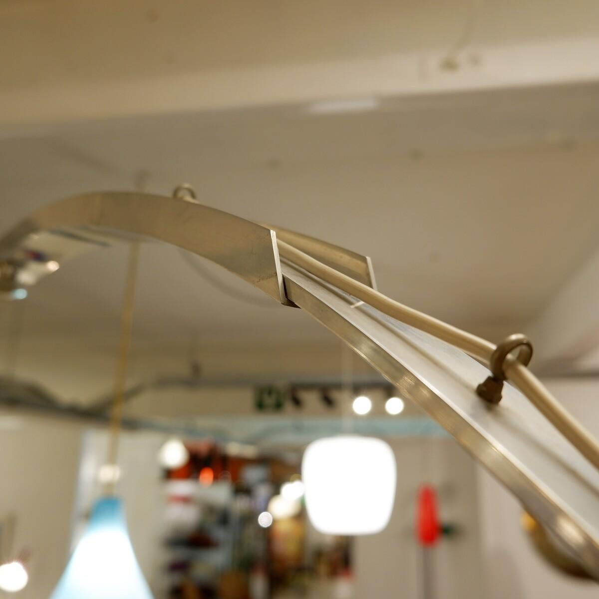 Mid Century Modern adjustable arc floor lamp in brushed chrome - italy 1970s In Good Condition For Sale In Uccle, BE