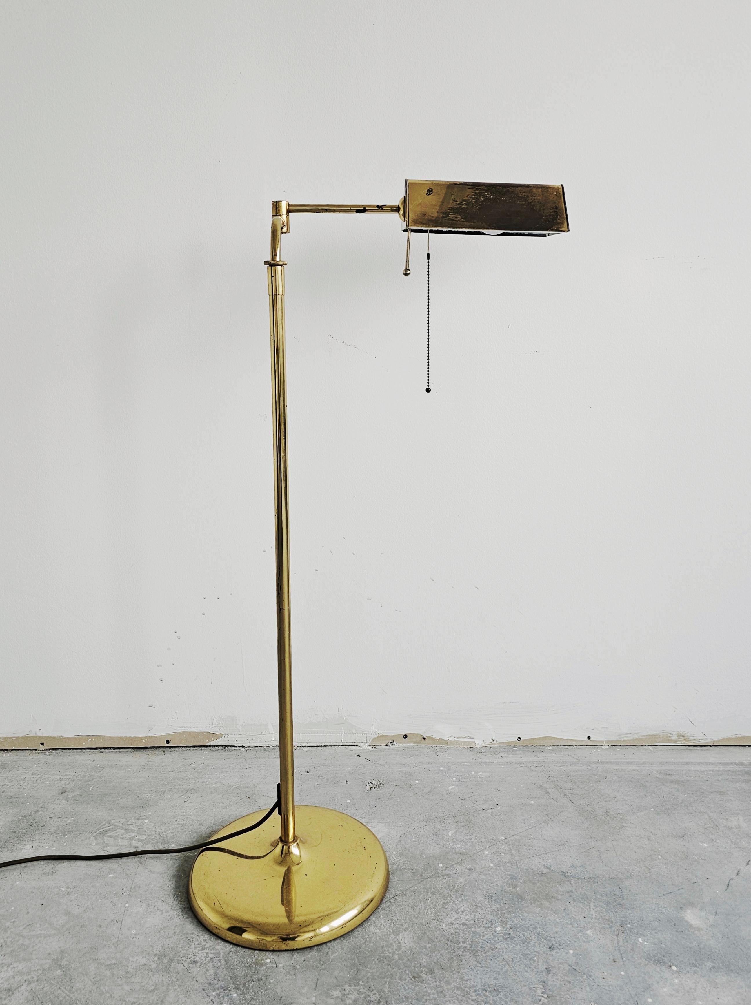 Lampadaire de lecture à bras pivotant réglable en laiton, Allemagne, années 1960 Bon état - En vente à Beograd, RS