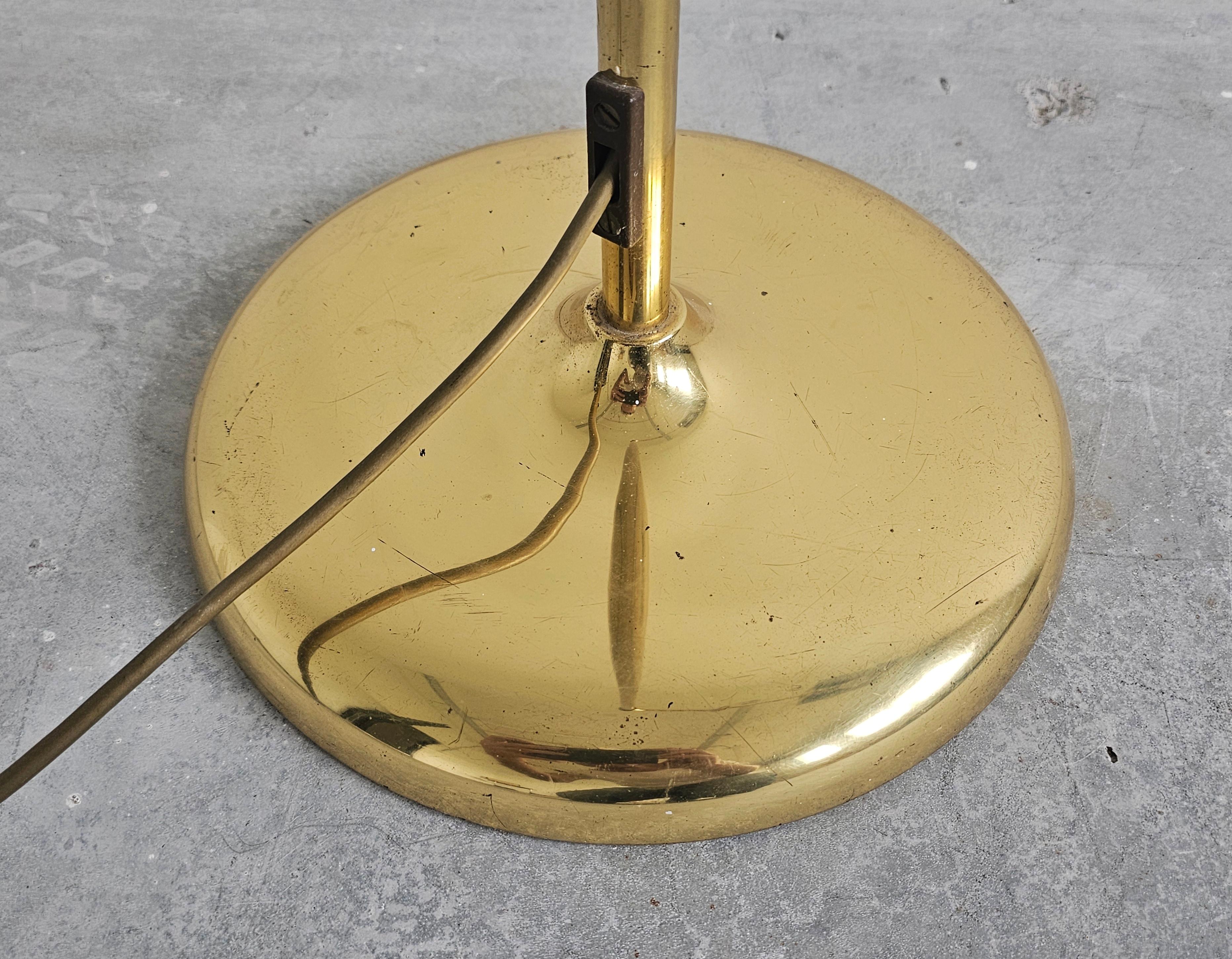 Lampadaire de lecture à bras pivotant réglable en laiton, Allemagne, années 1960 en vente 1
