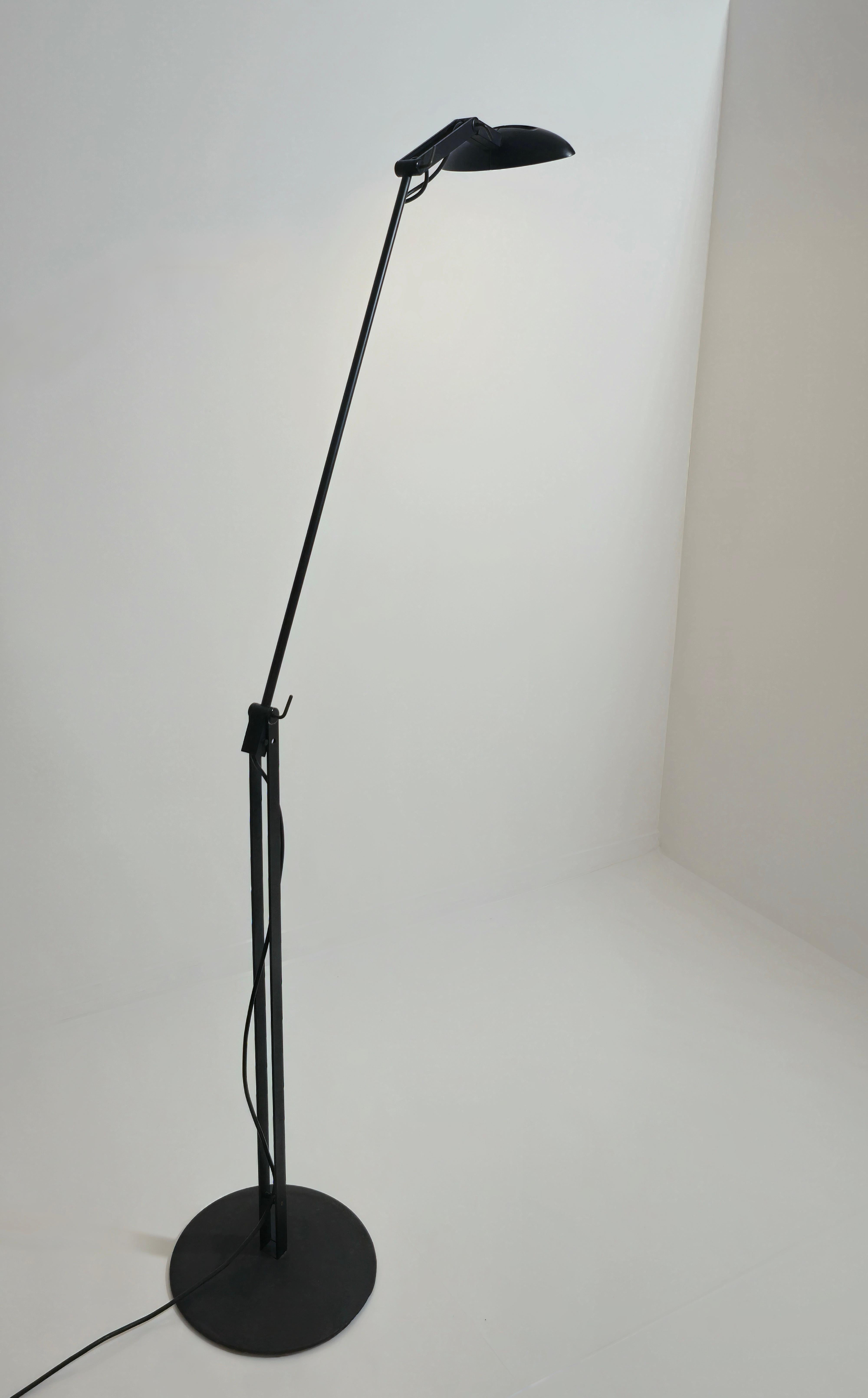 Italian Mid-Century Modern Adjustable Floor Lamp Black Enamelled Brass Design Italy 80s For Sale
