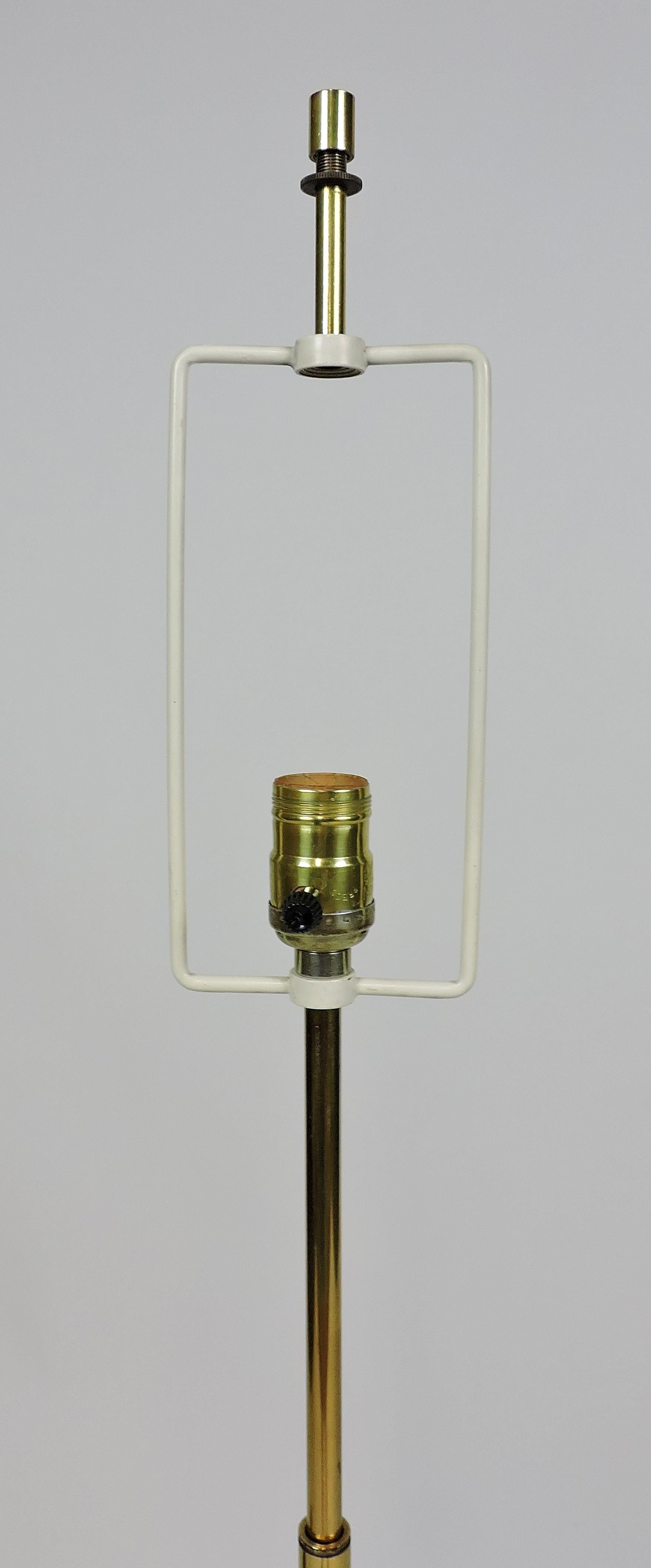 Mid-Century Modern Adjustable Minimalist Brass Floor Lamp by Laurel In Good Condition In Chesterfield, NJ