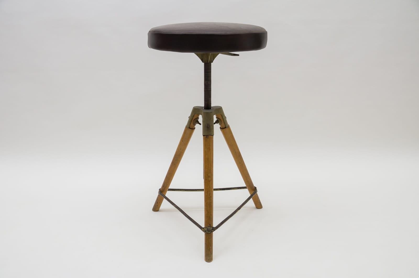 Mid-20th Century Mid-Century Modern Adjustable Swiss Stool in Leather Metal and Wood, 1940s/50s For Sale