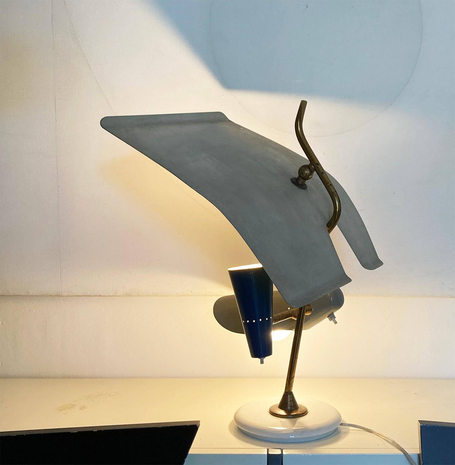 Mid-Century Modern Adjustable Very Rare Table Lamp Edited by Lumen, Italy 1950s For Sale 4