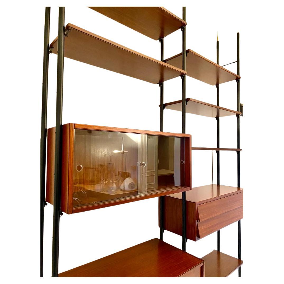 Mid Century Modern Adjustable Wall Unit, Italy 1960 's In Good Condition For Sale In Ceglie Messapica, IT