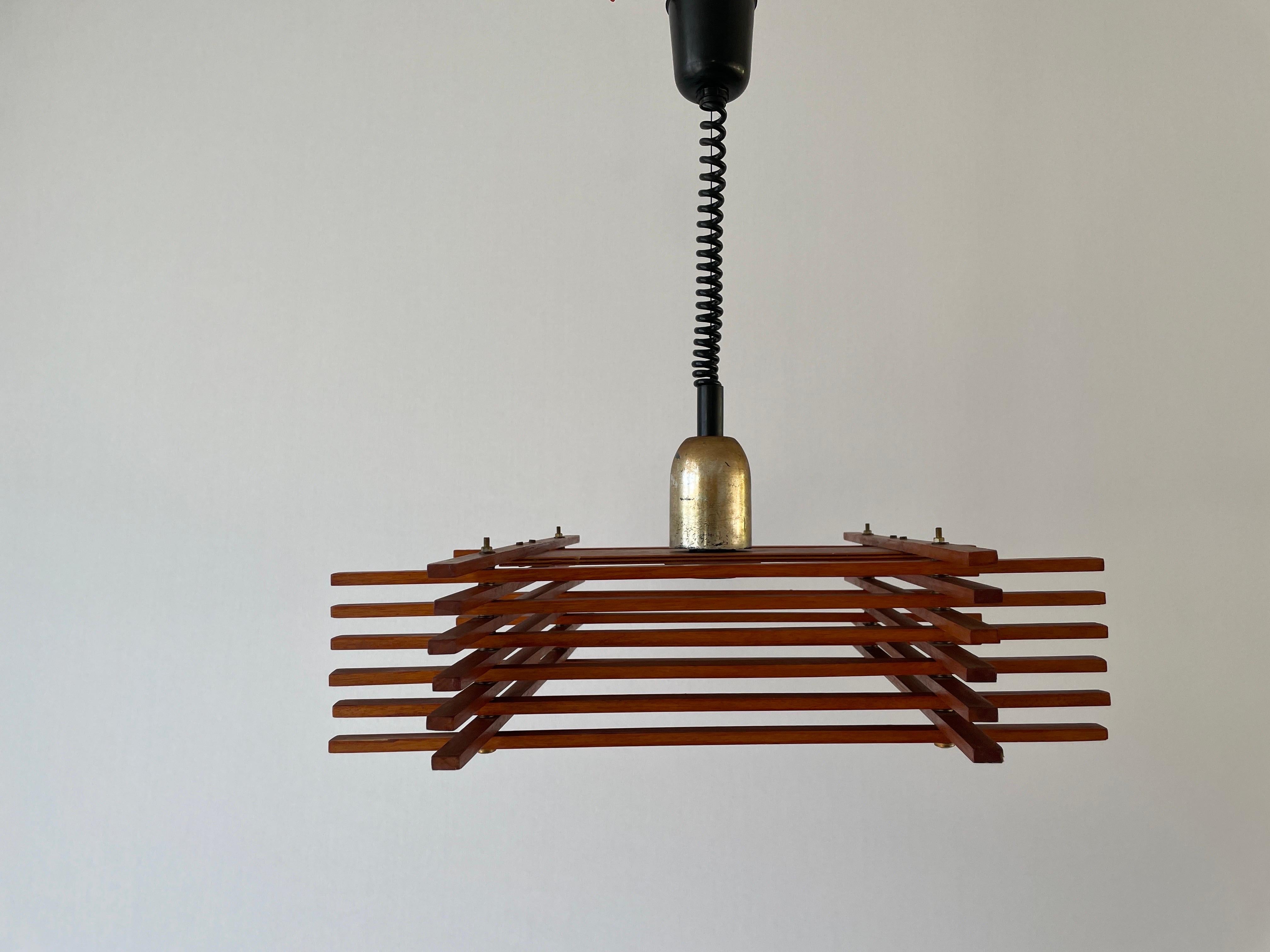 Mid Century Modern Adjustable Wood Large Ceiling Lamp by Esperia, 1960s, Italy In Good Condition For Sale In Hagenbach, DE