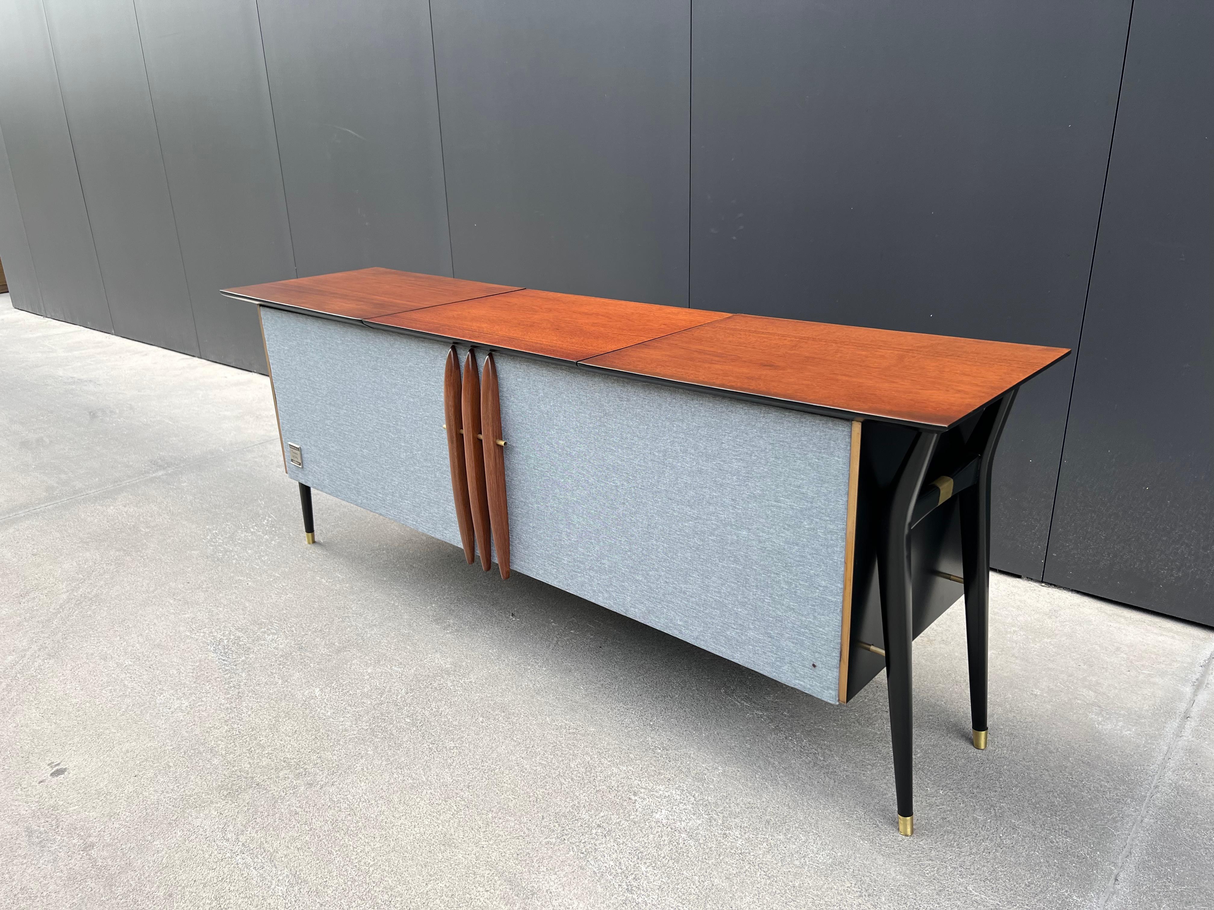 Mid-Century Modern Admiral Stereo Console 1