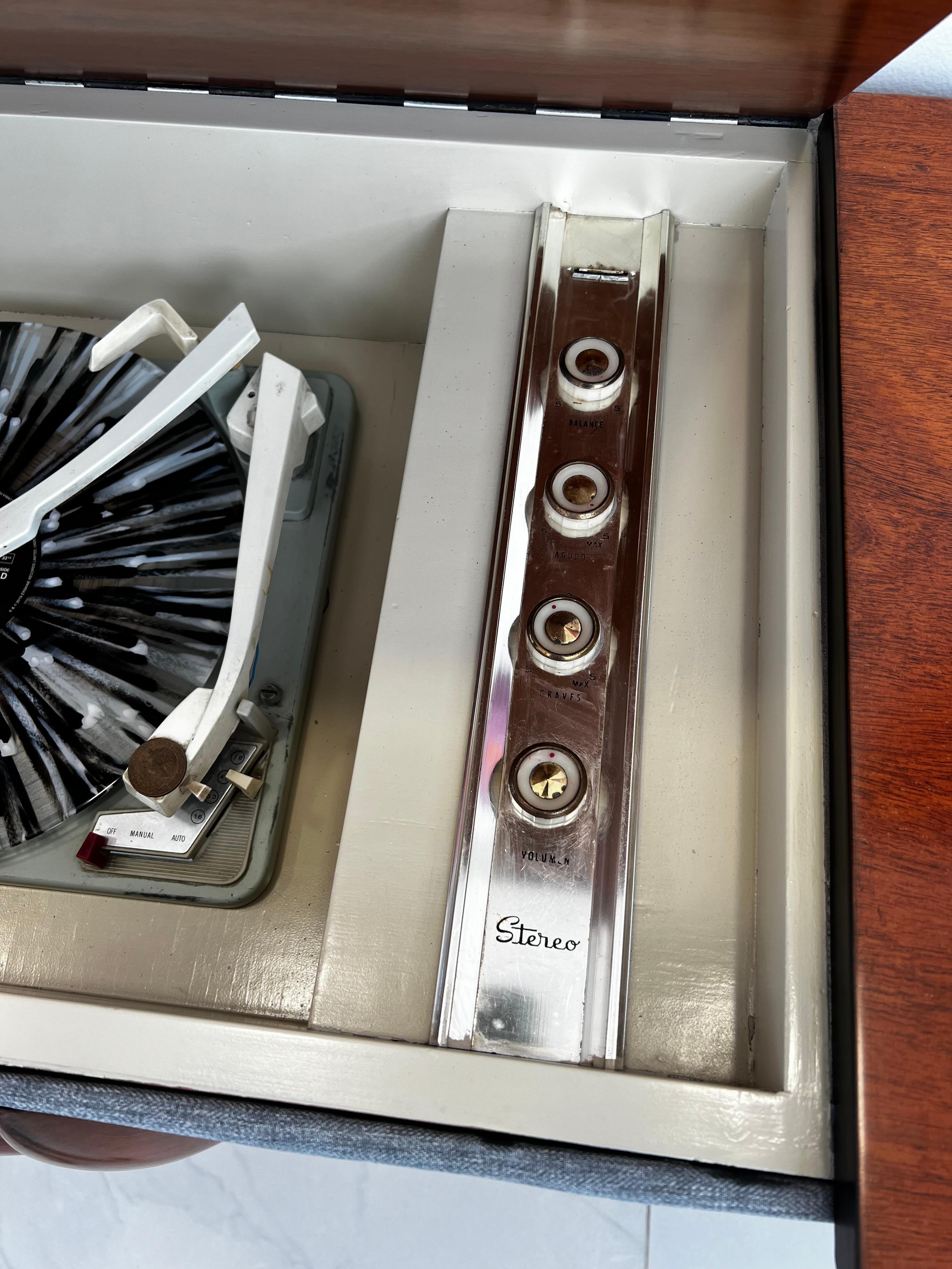 Console stéréo Admiral mi-siècle moderne 1