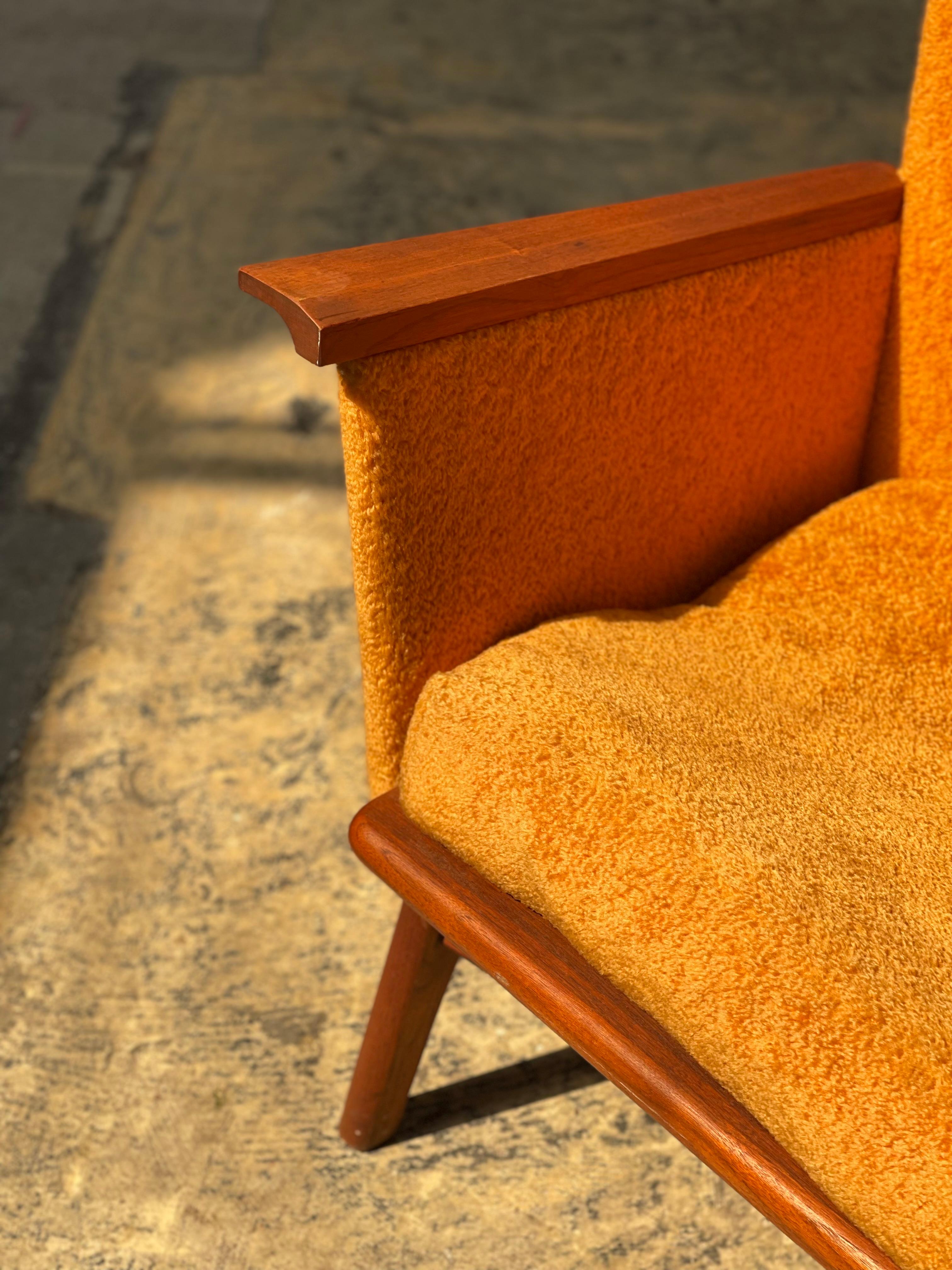 Mid-Century Modern Adrian Pearsall Arm Chair In Good Condition For Sale In Toronto, CA