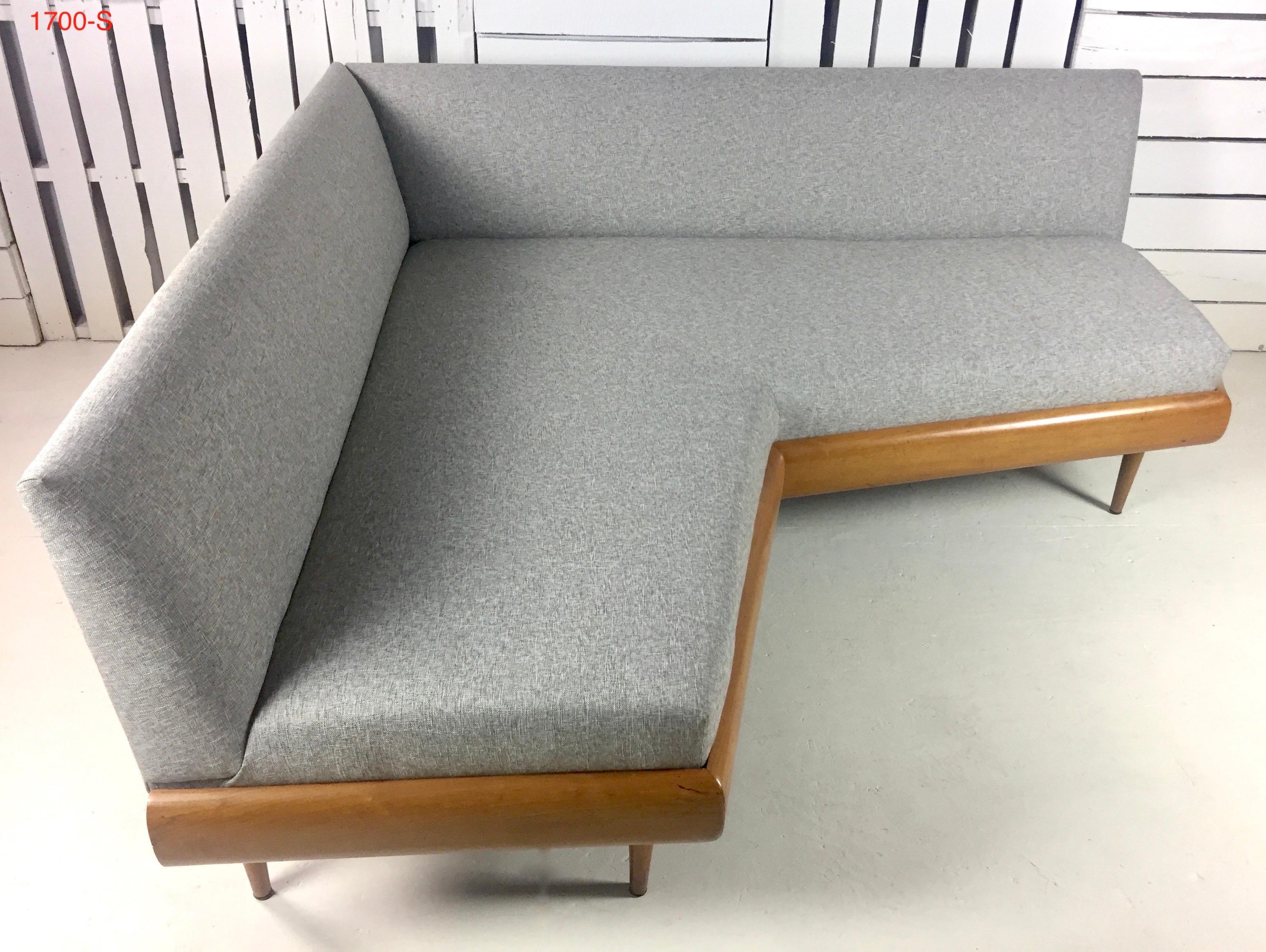 Mid-Century Modern Adrian Pearsall Craft Associates Boomerang Grey Sofa 1700-S In Good Condition In West Hartford, CT