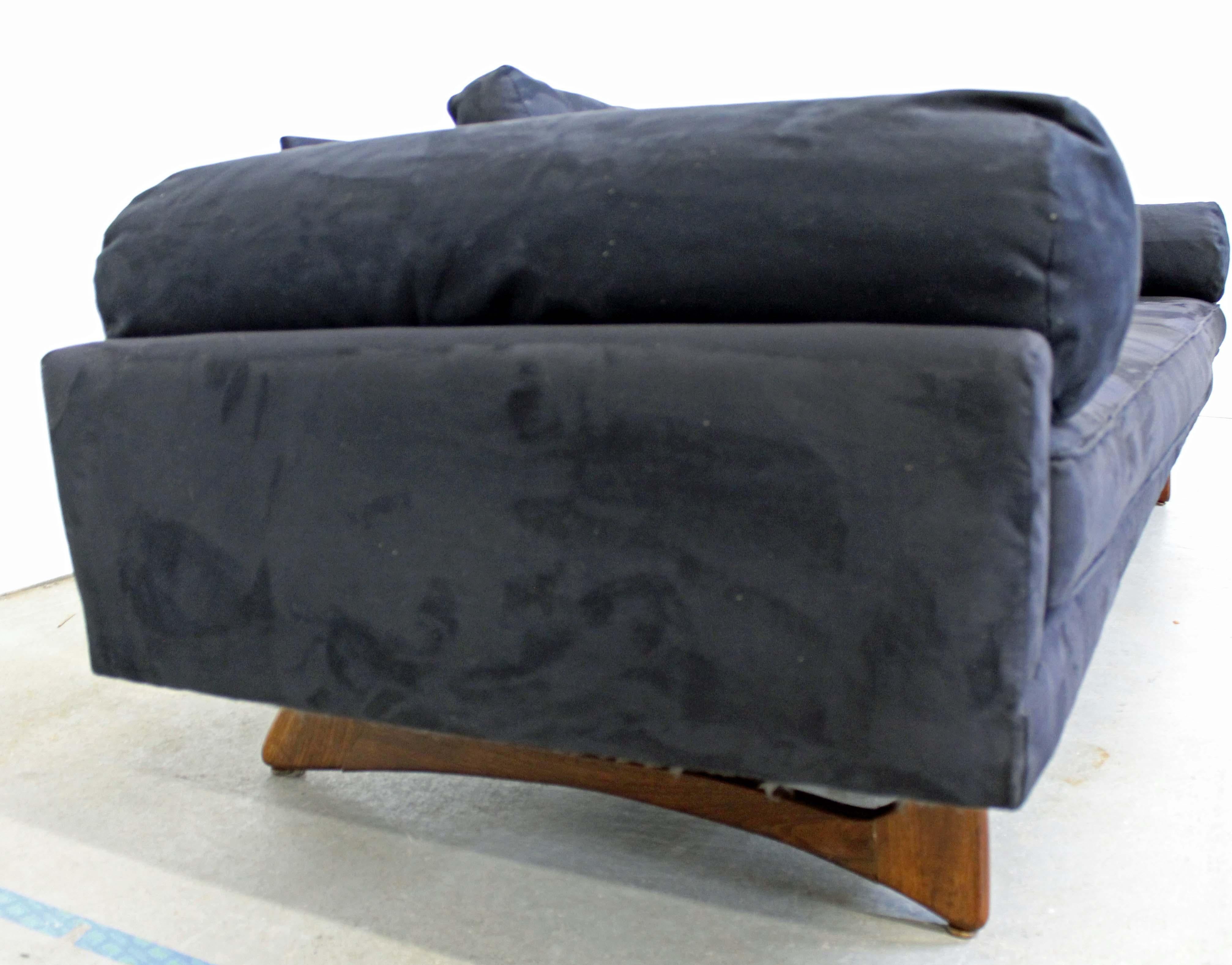 Mid-Century Modern Adrian Pearsall Craft Associates Sculptural Sofa 2408 In Good Condition In Wilmington, DE