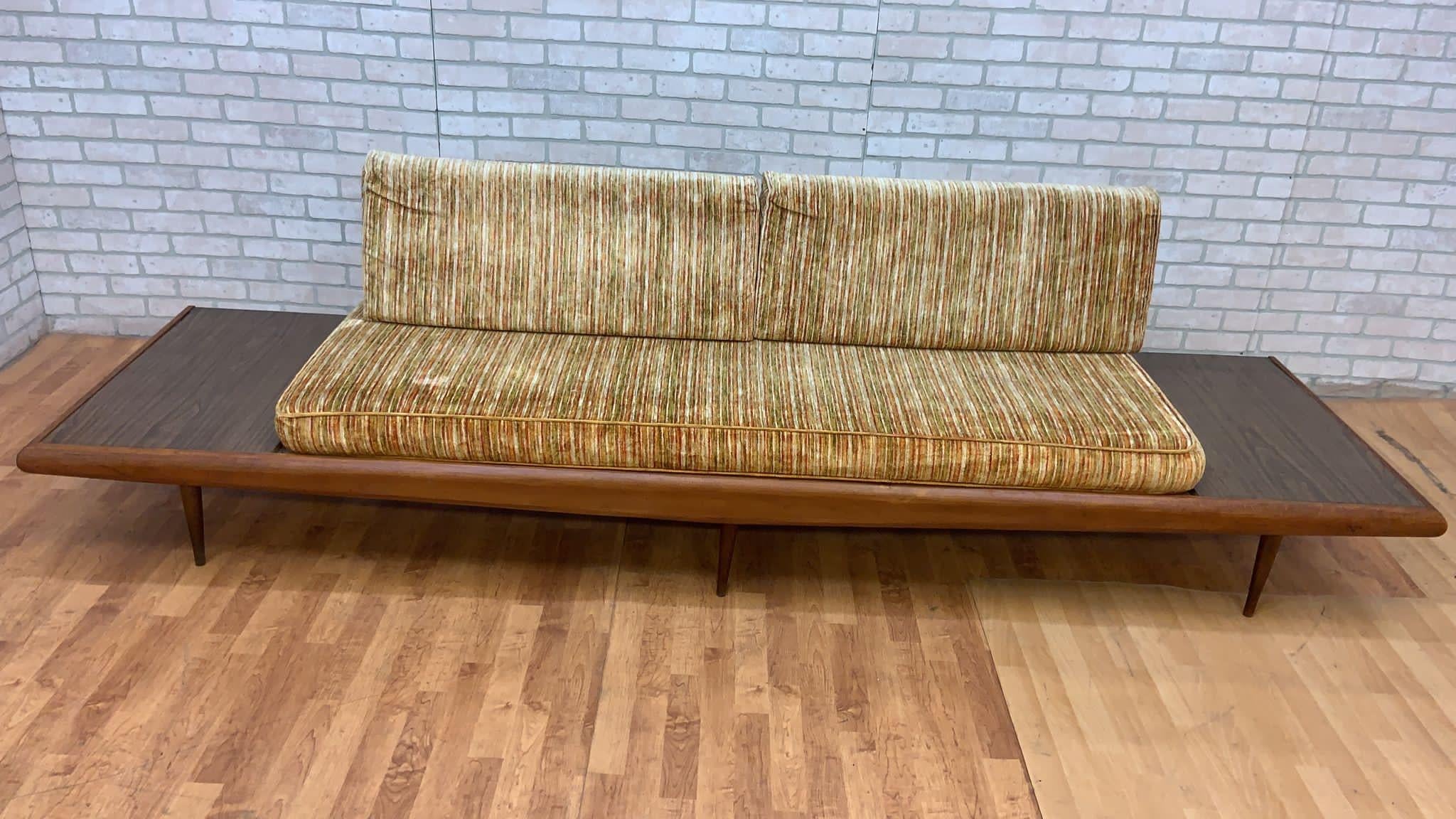 Mid Century Modern Adrian Pearsall Oak Daybed Sofa with Floating End Tables In Good Condition For Sale In Chicago, IL