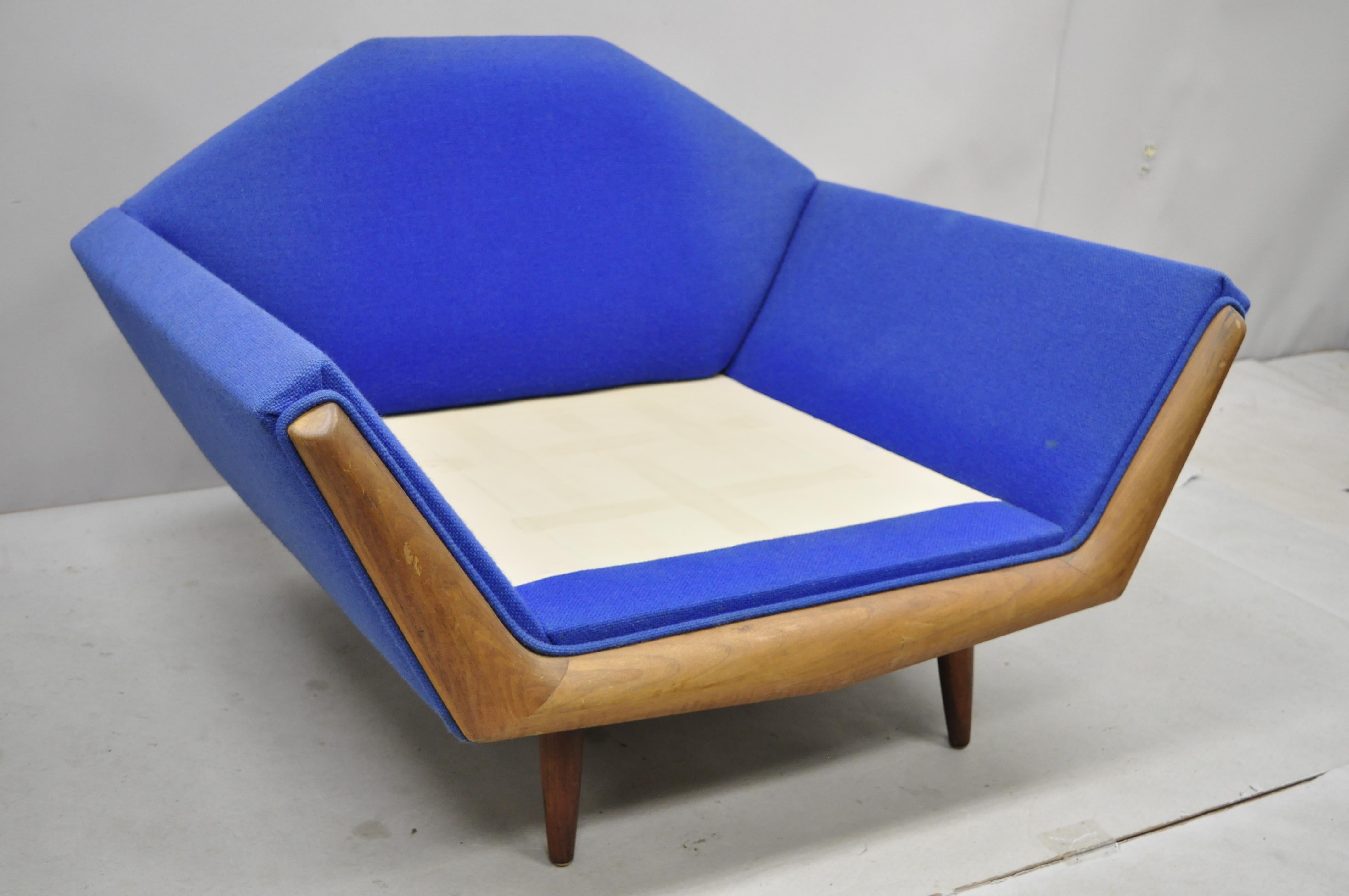 Mid-Century Modern Adrian Pearsall oversized sculptural walnut lounge club chair. Item includes a large oversized frame, solid wood construction, beautiful wood grain, tapered legs, sleek sculptural form Maker unconfirmed but attributed to Adrian