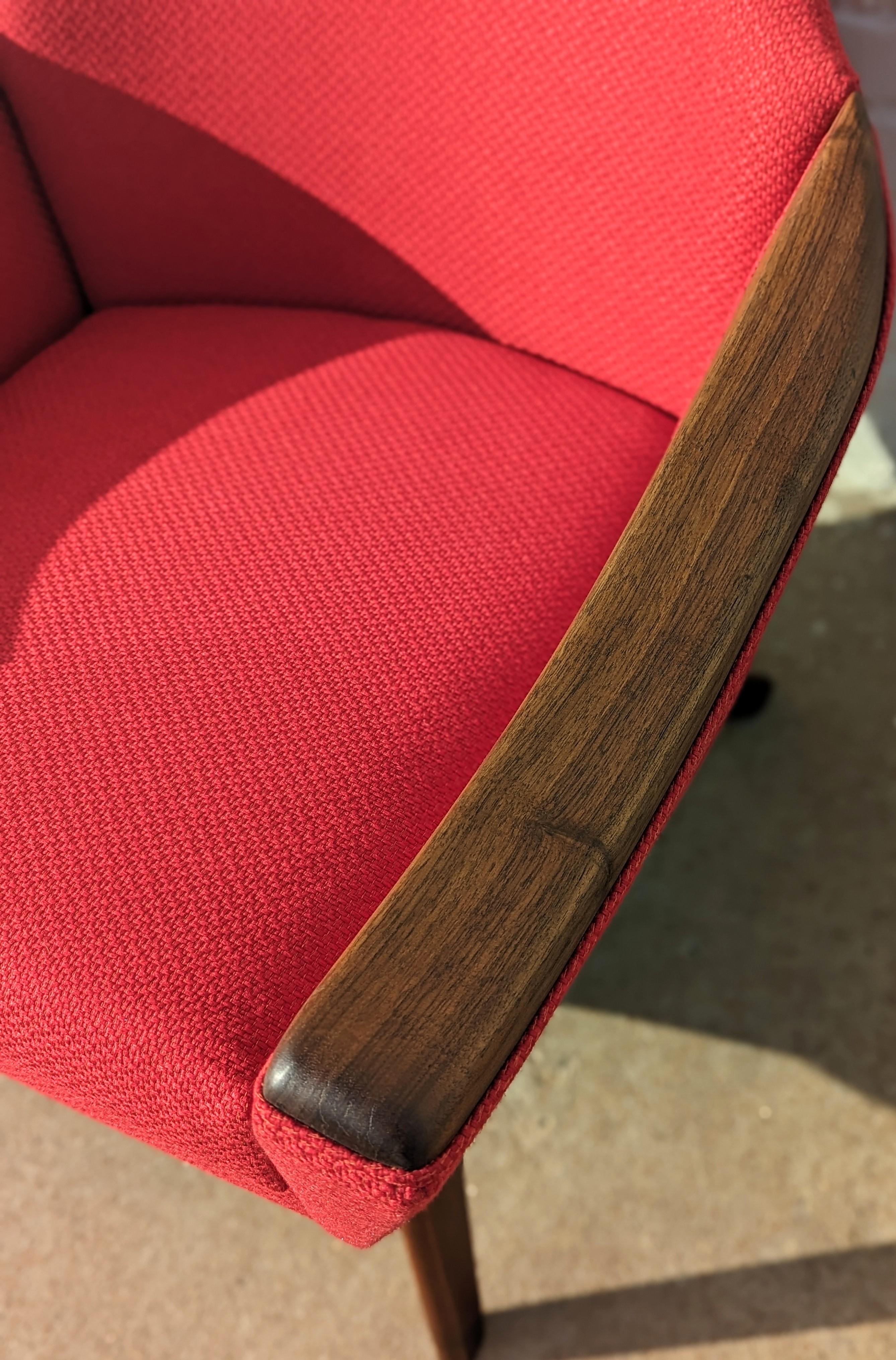 Mid Century Modern Adrian Pearsall Scoop Side Chair  In Good Condition For Sale In Tulsa, OK