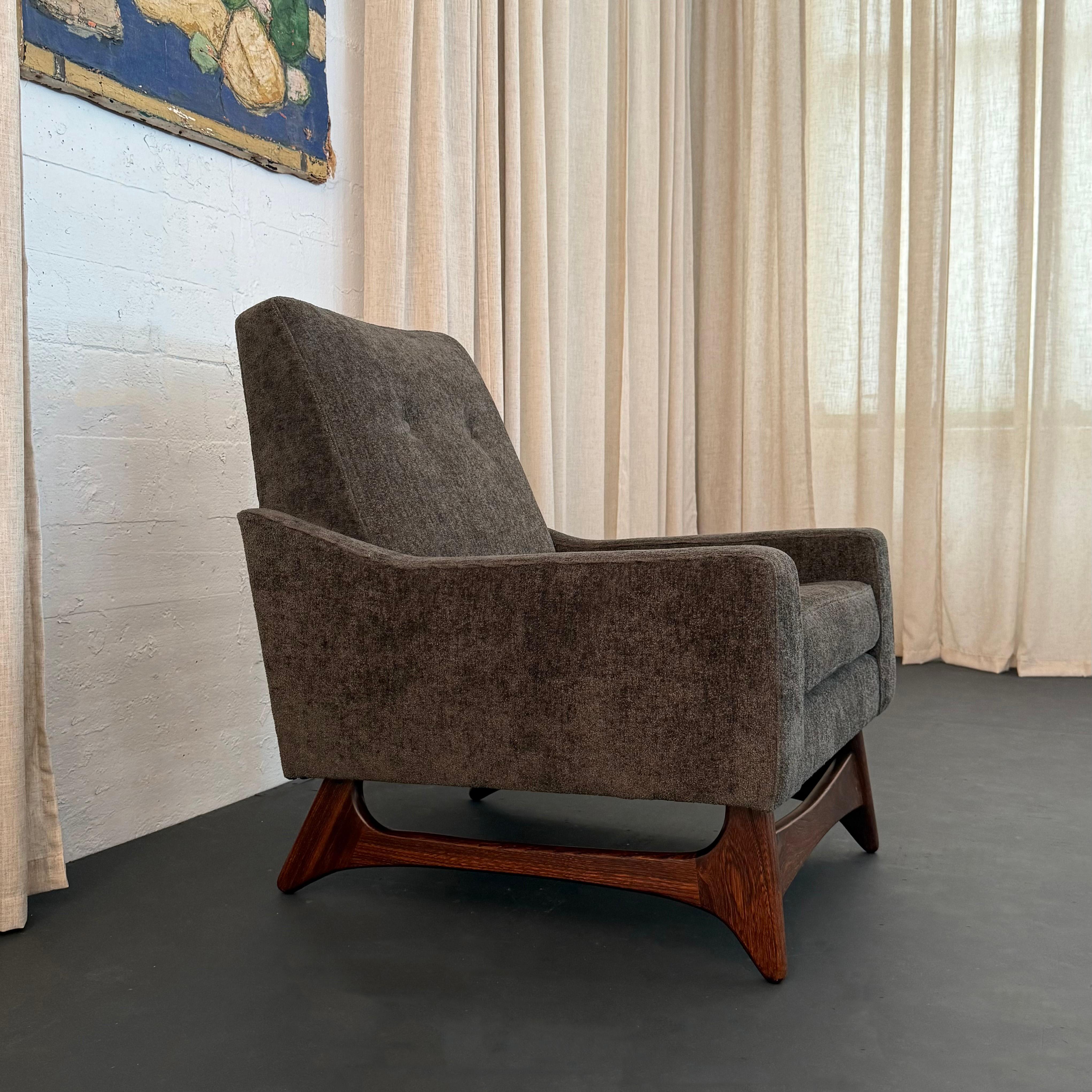 20ième siècle Chaise longue moderne du milieu du siècle Adrian Pearsall par Kroehler en vente