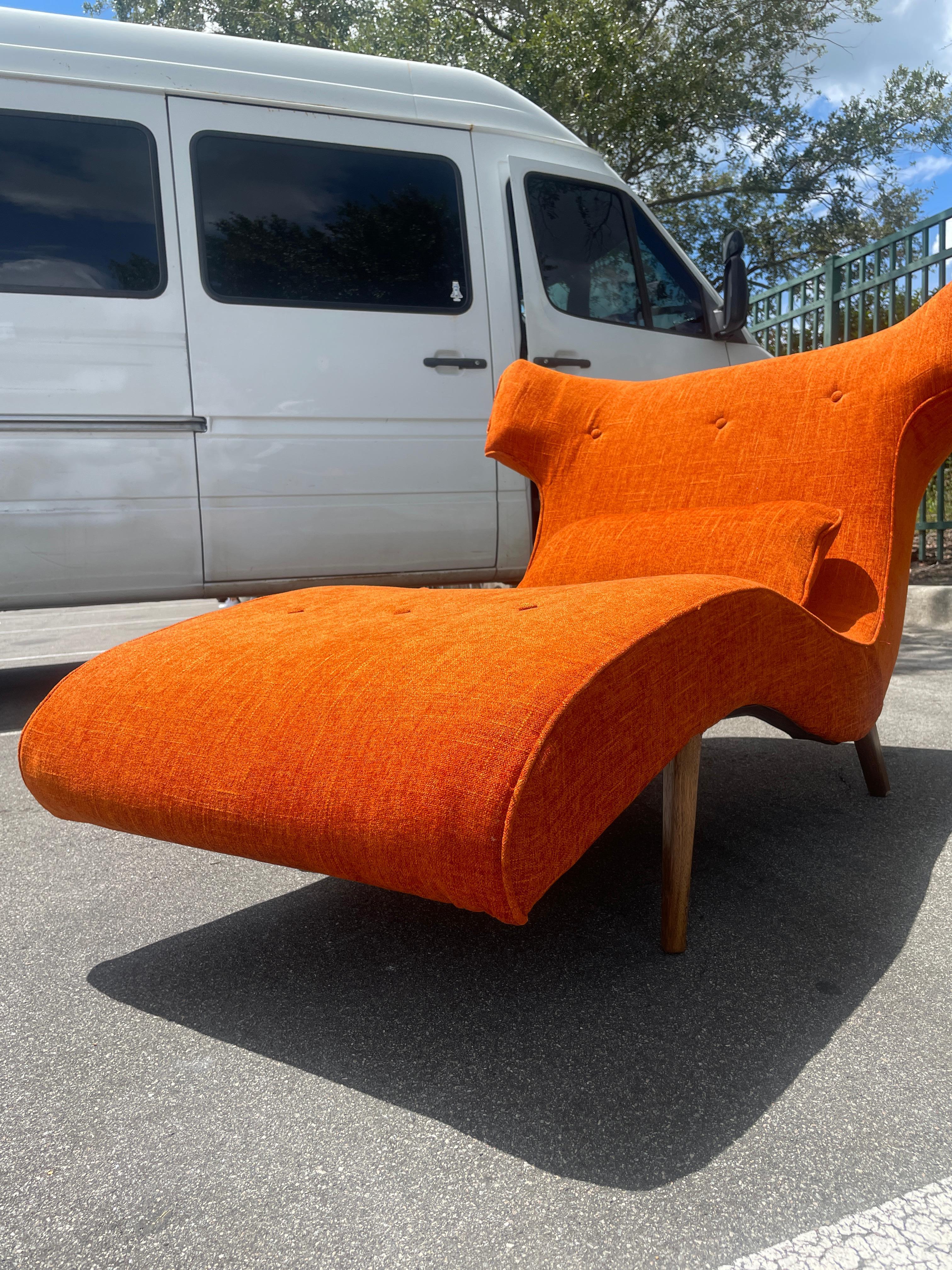 Mid-Century Modern Adrian Pearsall Style Orange Wingback Wave Chaise Lounge In Excellent Condition In Media, PA