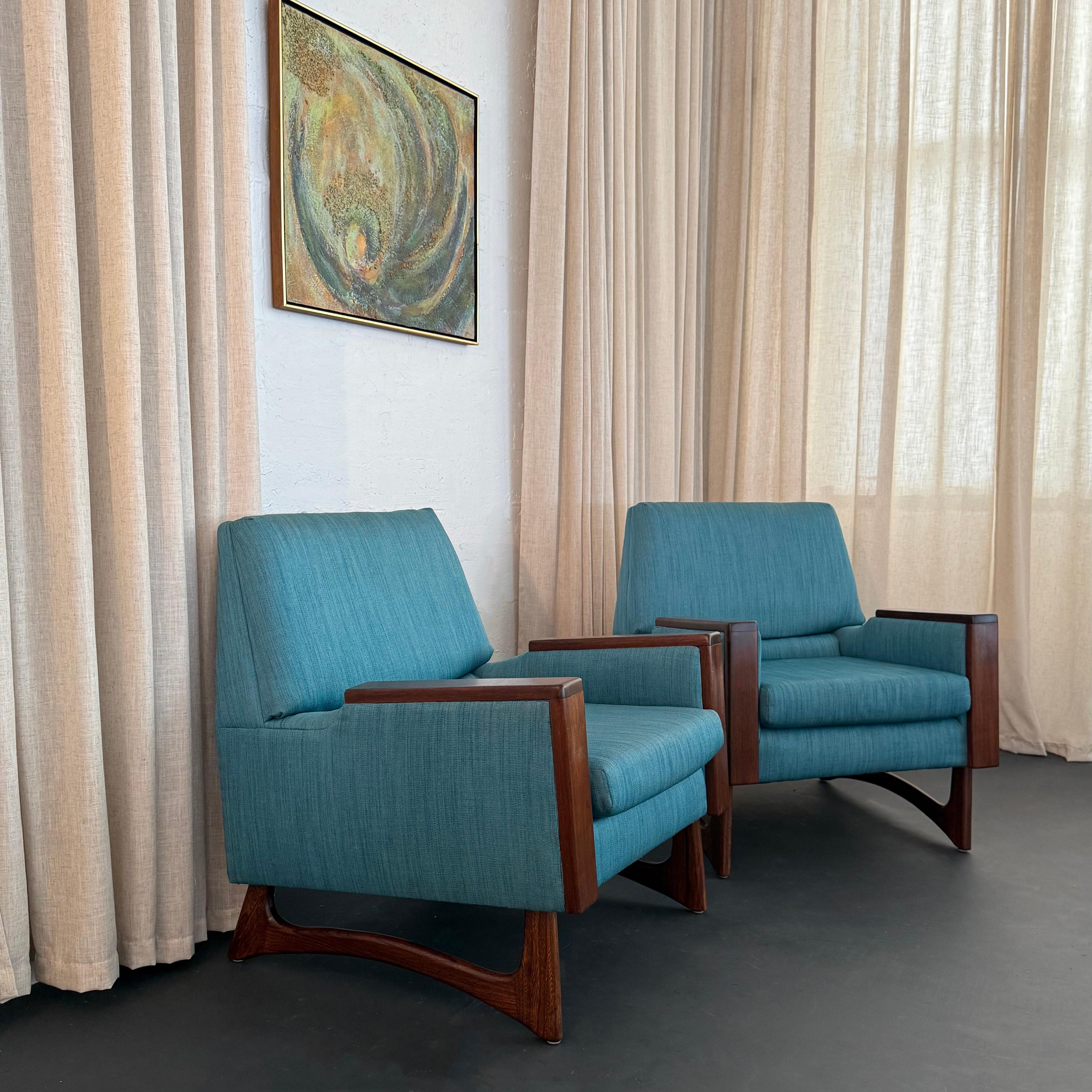 Americano Poltrone da salotto in noce imbottite in stile Adrian Pearsall della metà del secolo scorso in vendita