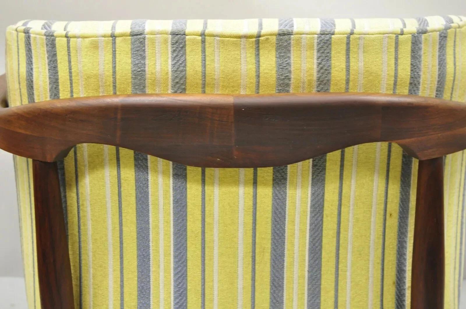20ième siècle Chaise longue de club à dossier en noyer de style Adrian Pearsall, modernité du milieu du siècle dernier en vente