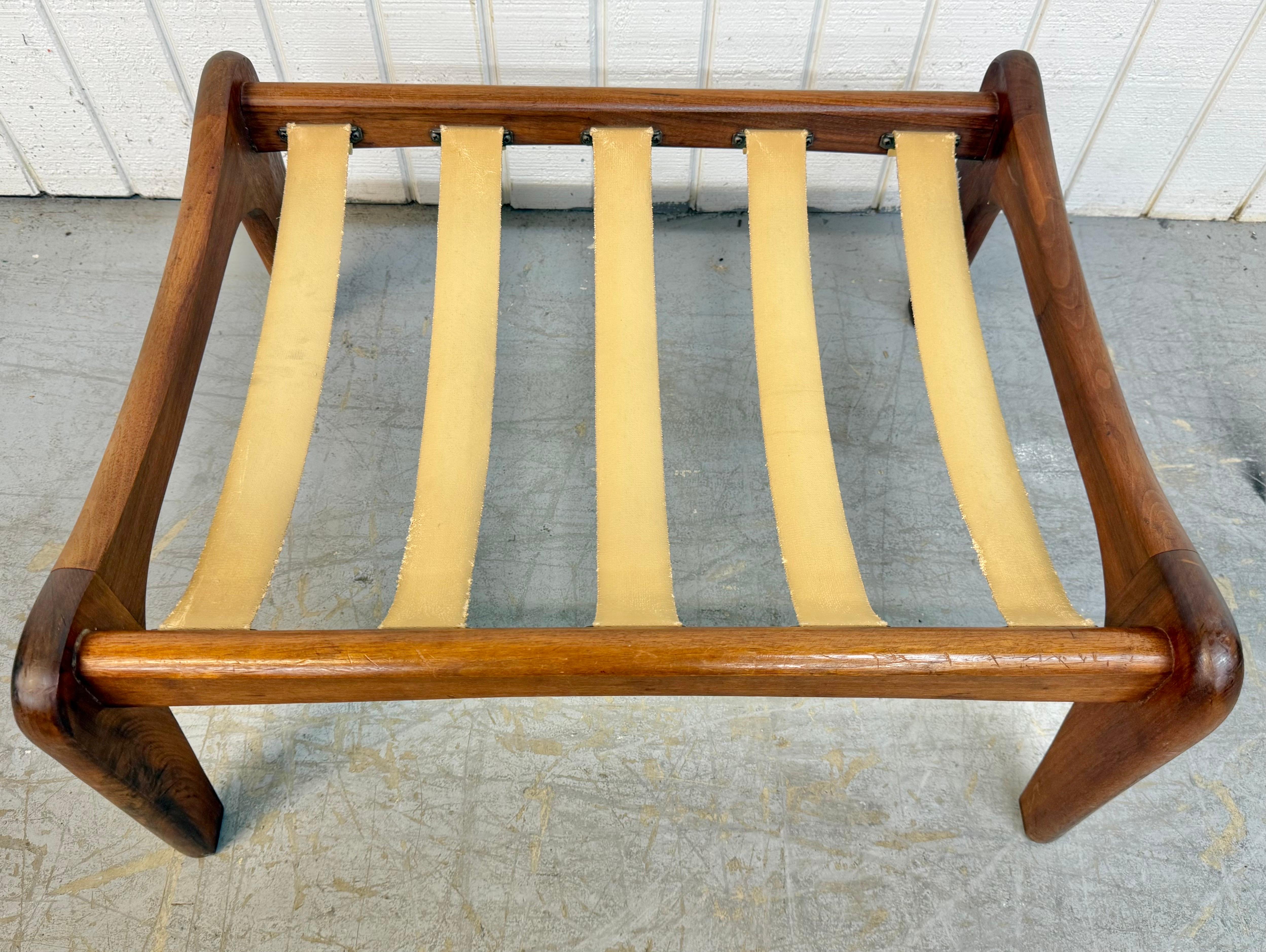 Chaise à oreilles et ottoman en noyer Adrian Pearsall, moderne du milieu du siècle dernier en vente 6