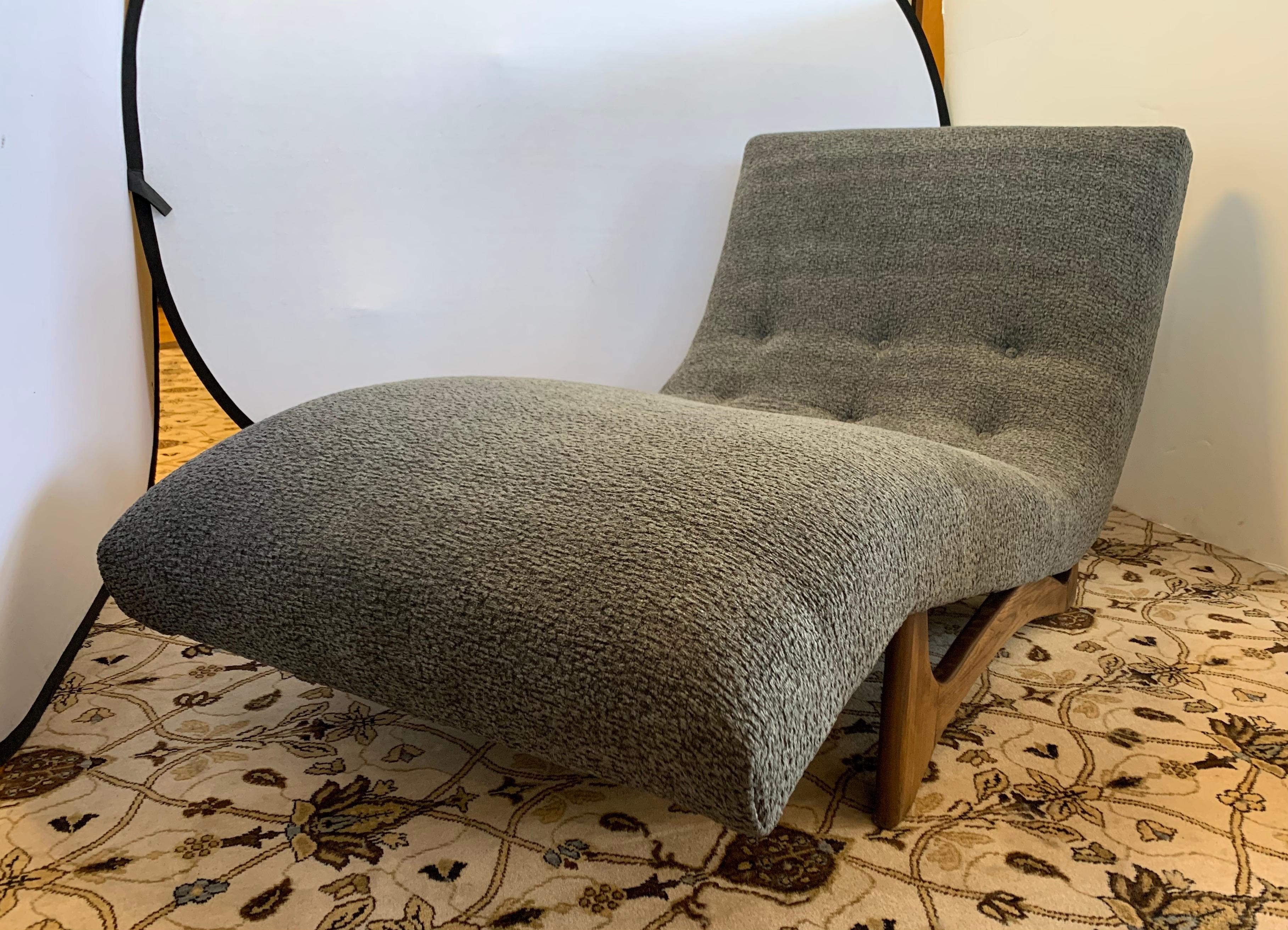 Mid-Century Modern Adrian Pearsall Wave Lounge Chaise in Boucle New Fabric 4