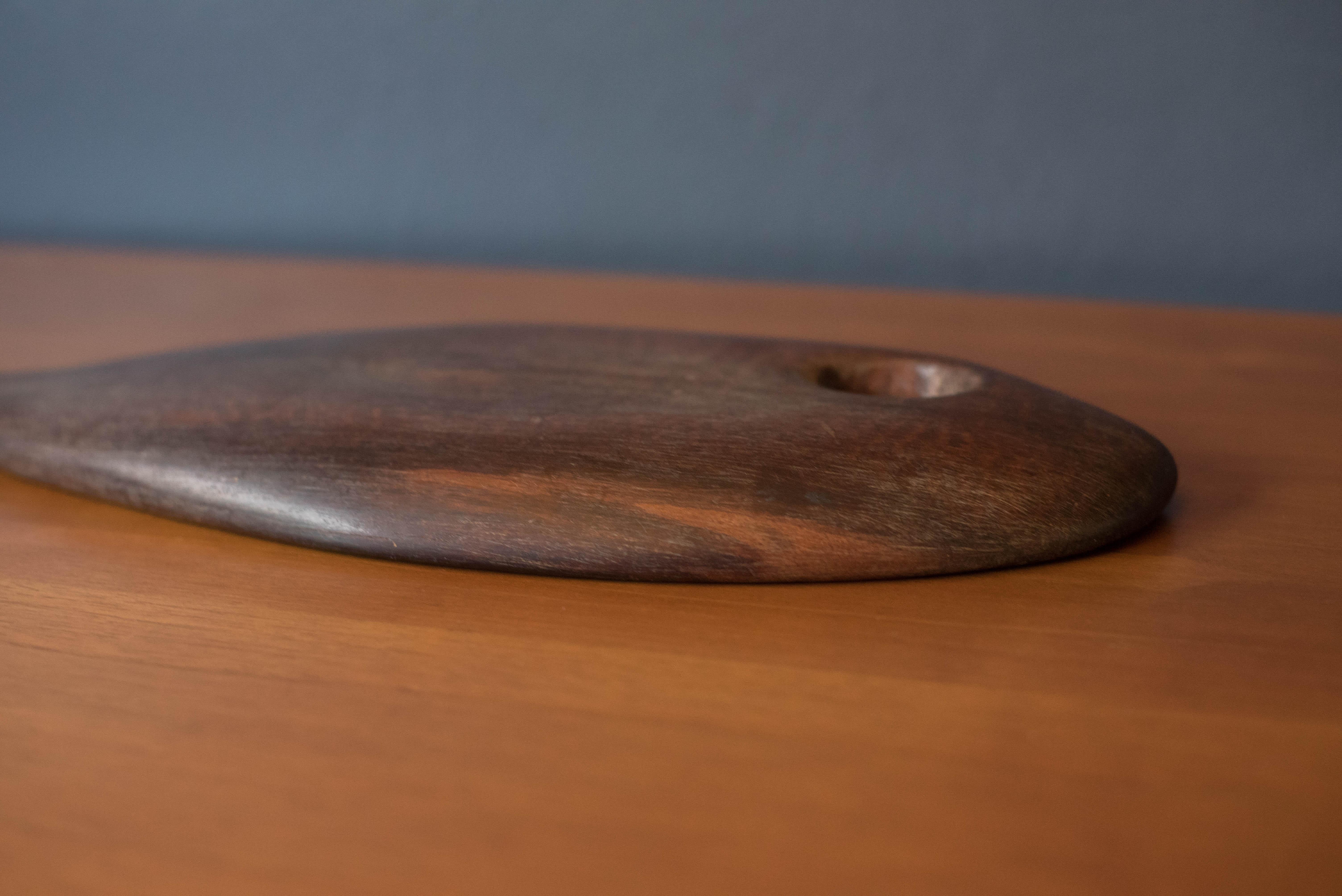 Escultura artística de madera de serpiente africana de mediados del siglo XX en venta 1