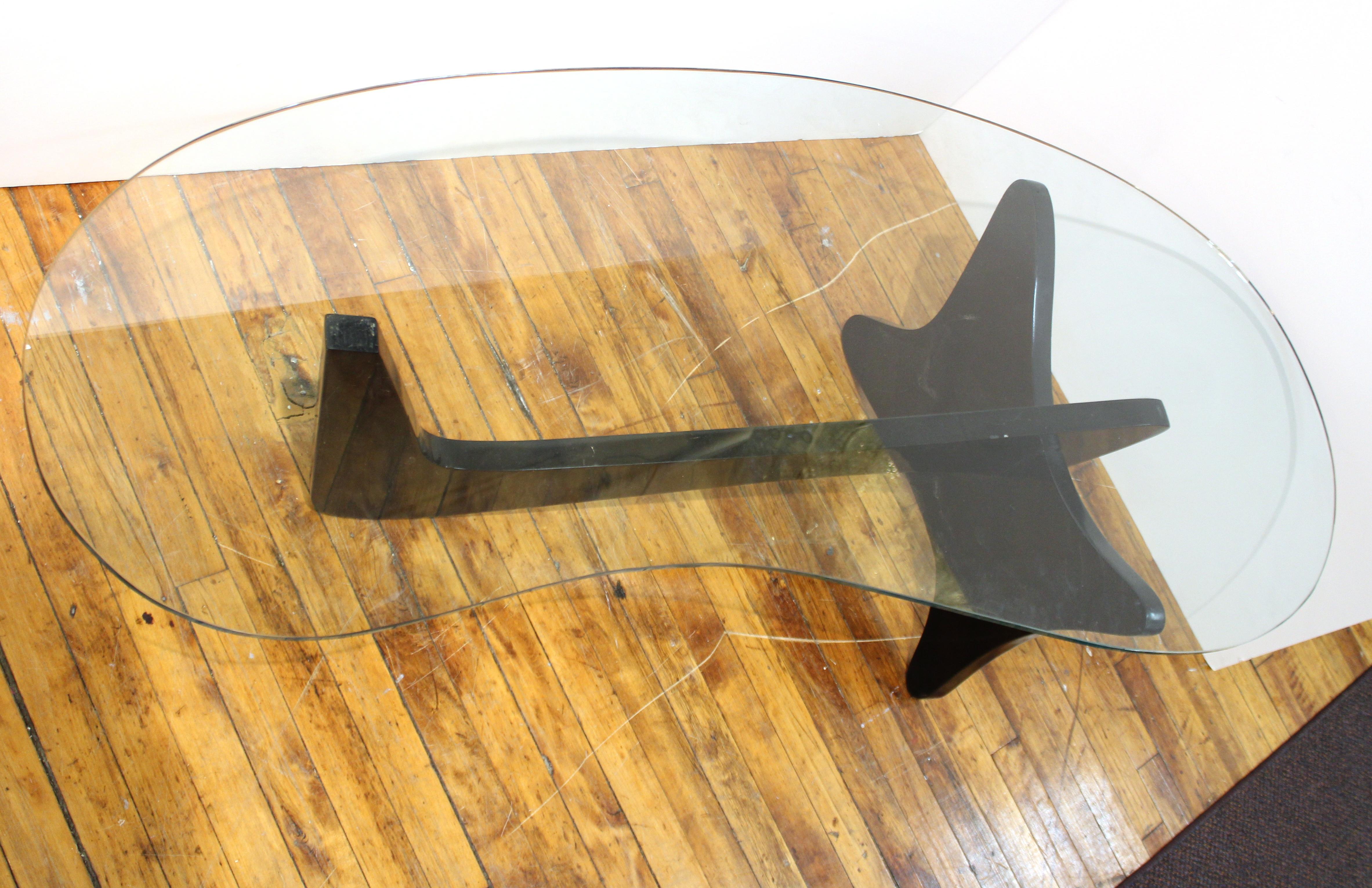 Mid-20th Century Mid-Century Modern 'Airplane' Coffee Table in Noguchi Style