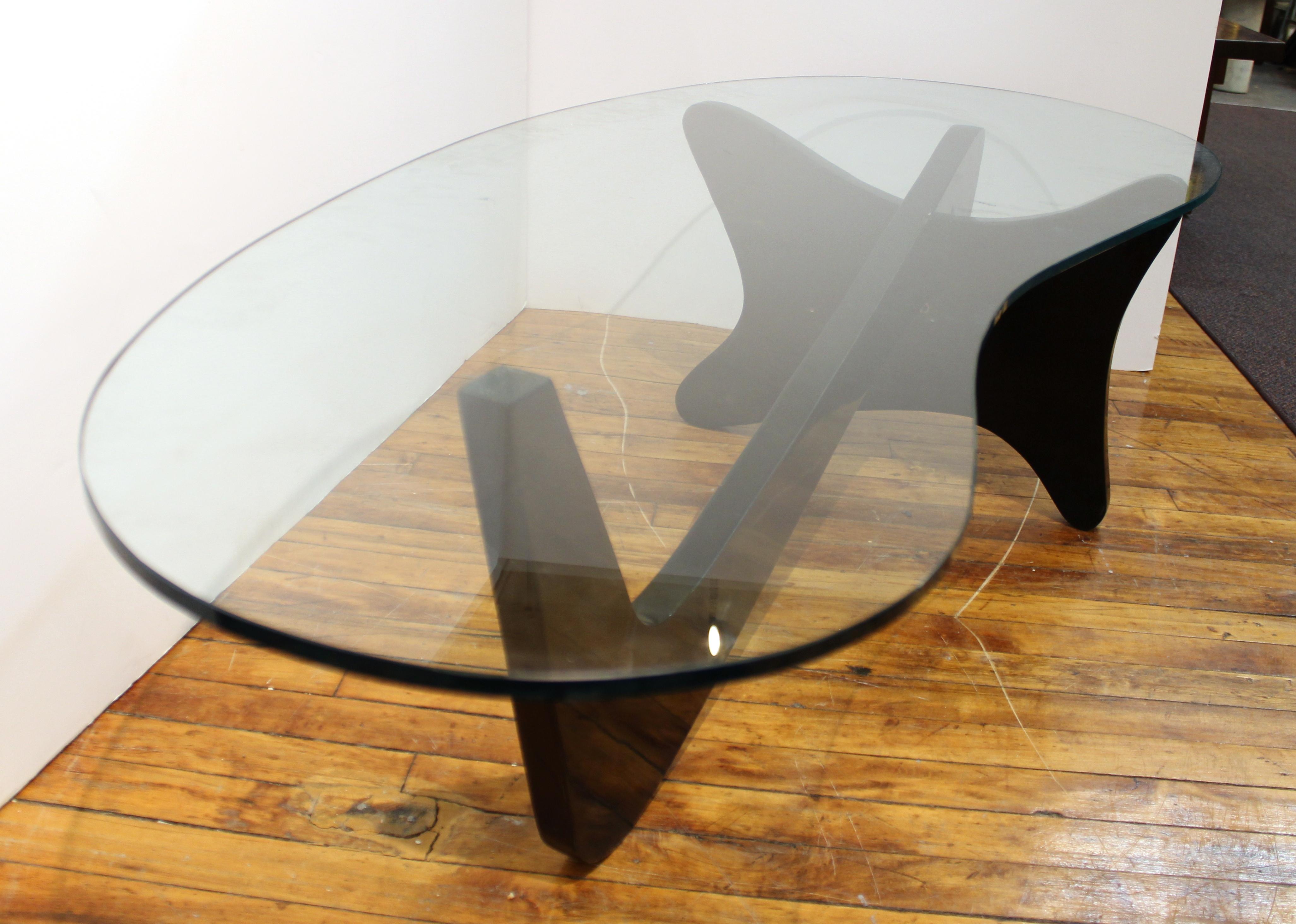 Glass Mid-Century Modern 'Airplane' Coffee Table in Noguchi Style