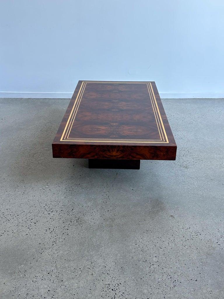 italien Table basse à plateforme flottante Aldo Tura, moderne du milieu du siècle dernier, en bois de ronce, 1950 en vente